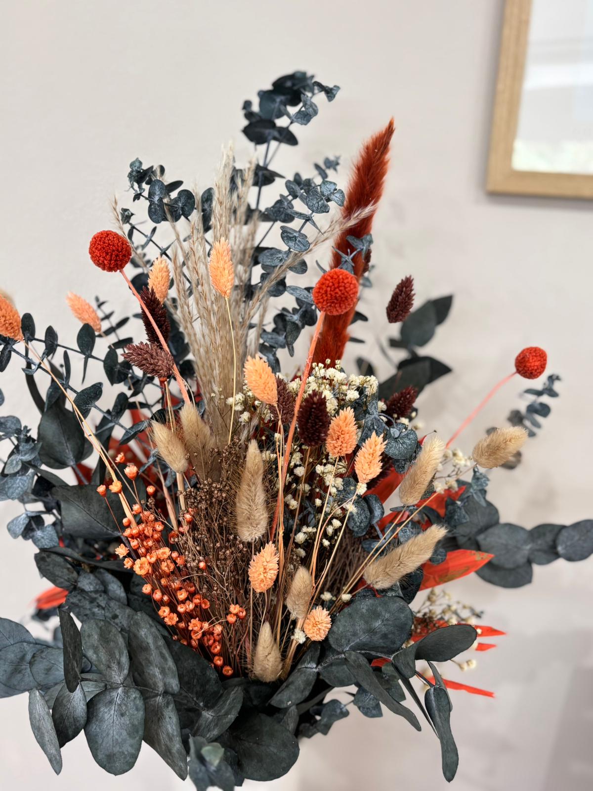 Trockenblumen Herbstkollektion mit warmen Herbstfarben und natürlicher Deko