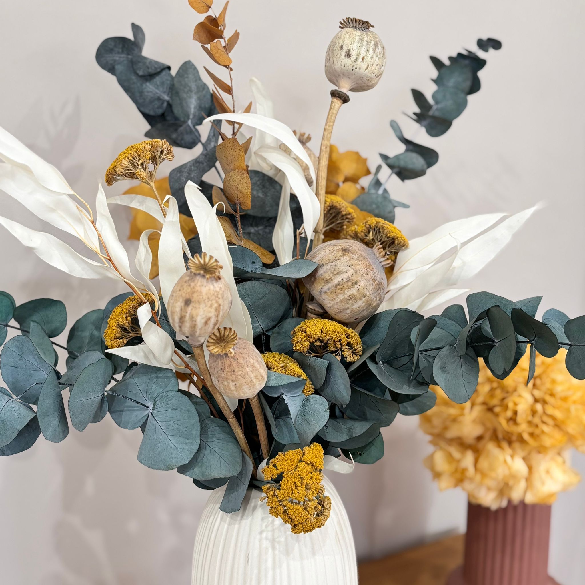 Lichtspiel - Trockenblumenstrauß in harmonischen Farben