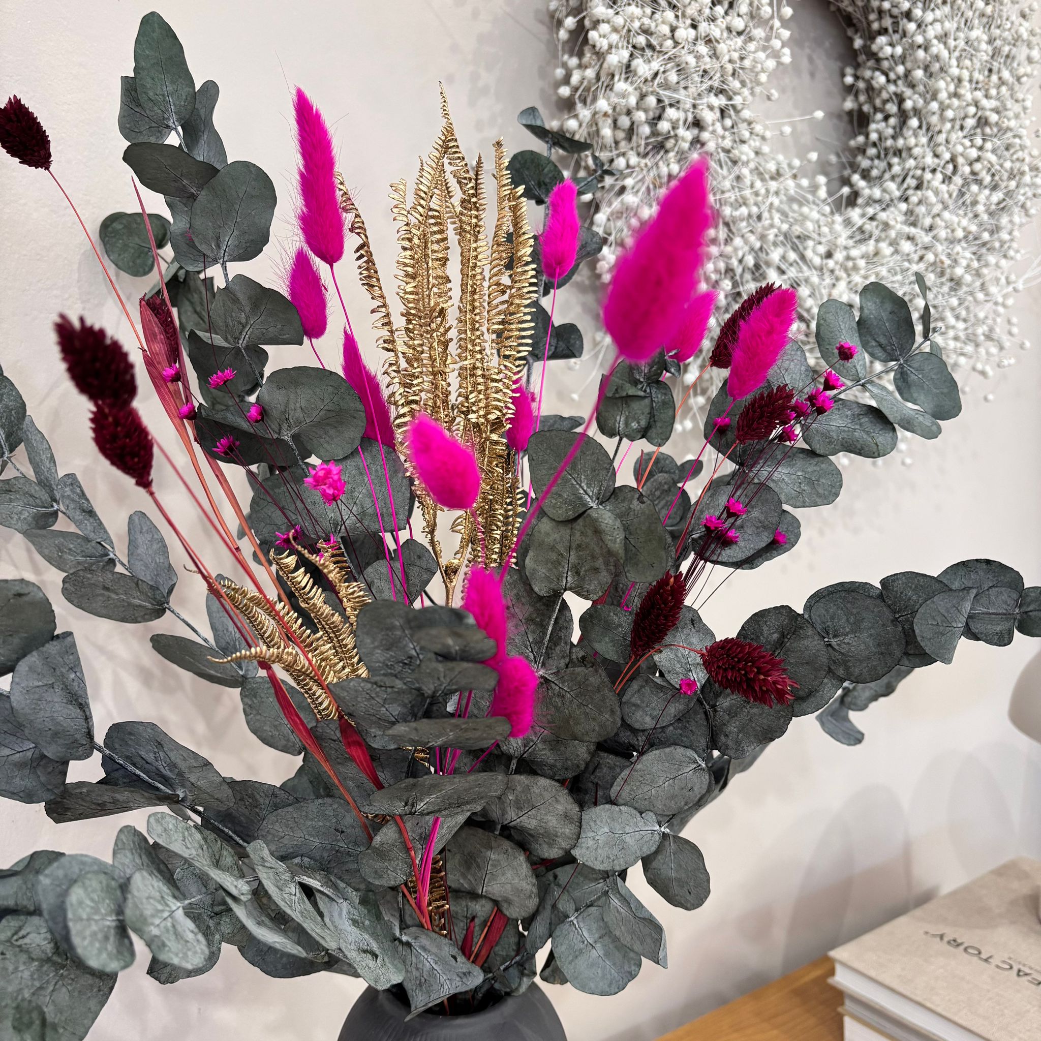 Trockenblumenstrauß "Frost & Fuchsia" in grün pink