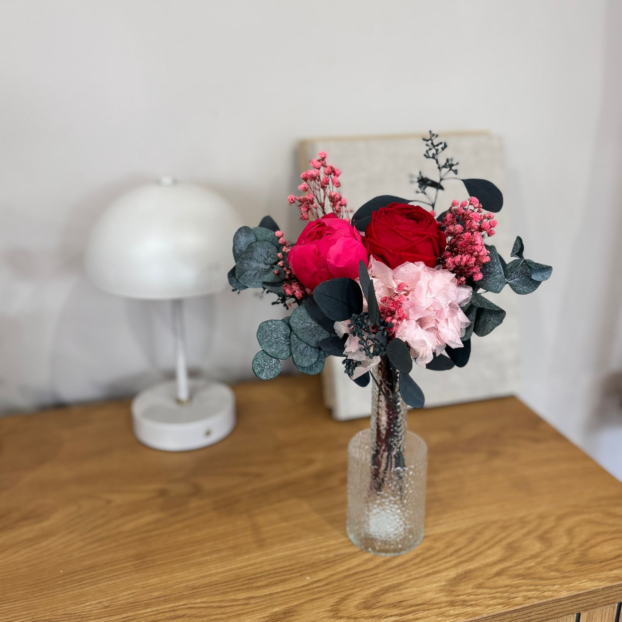 Lieblingsmensch: Trockenblumenstrauß mit Pfingstrose, Rose grün-pink