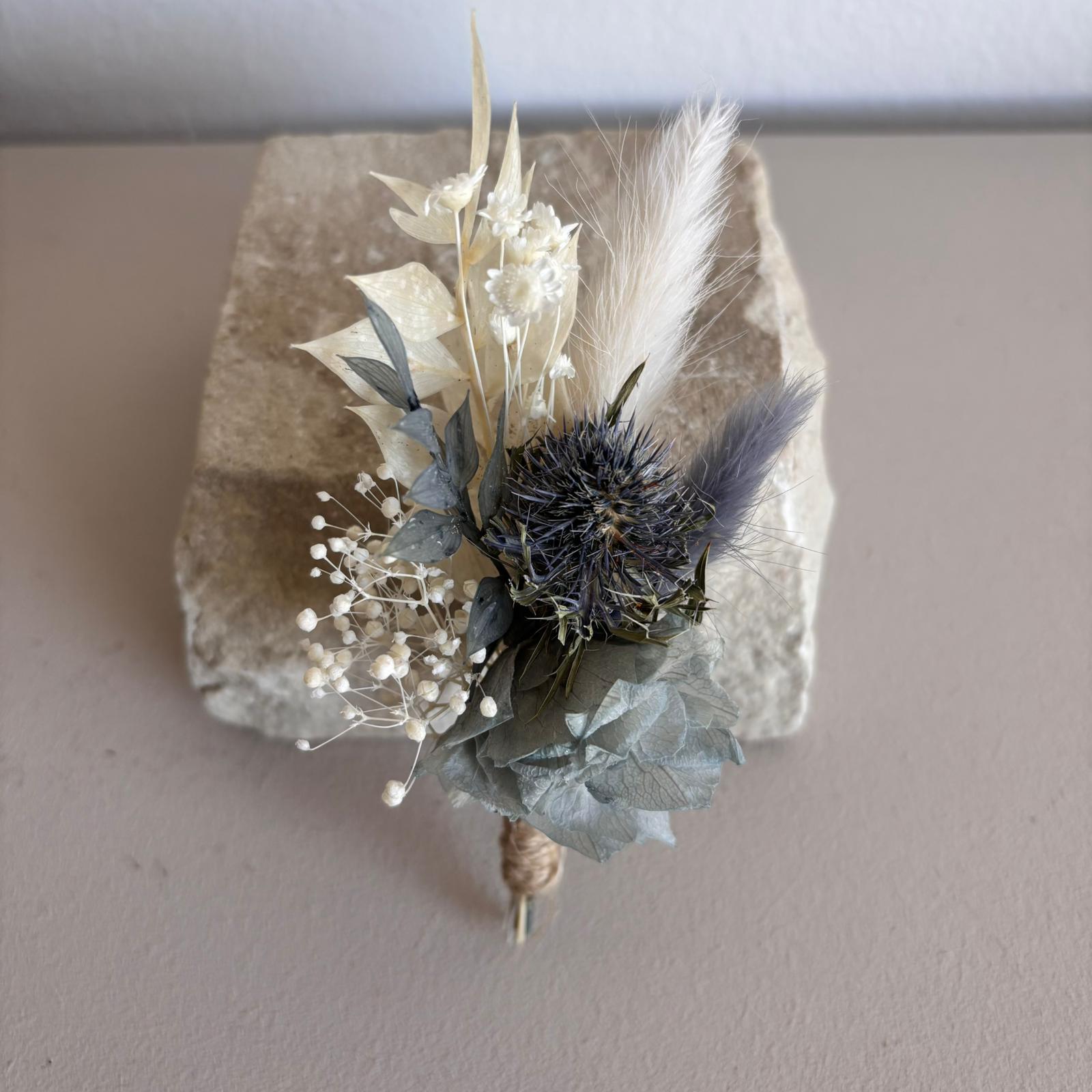 Anstecker Bräutigam Distel Hortensie blau - OUTLET