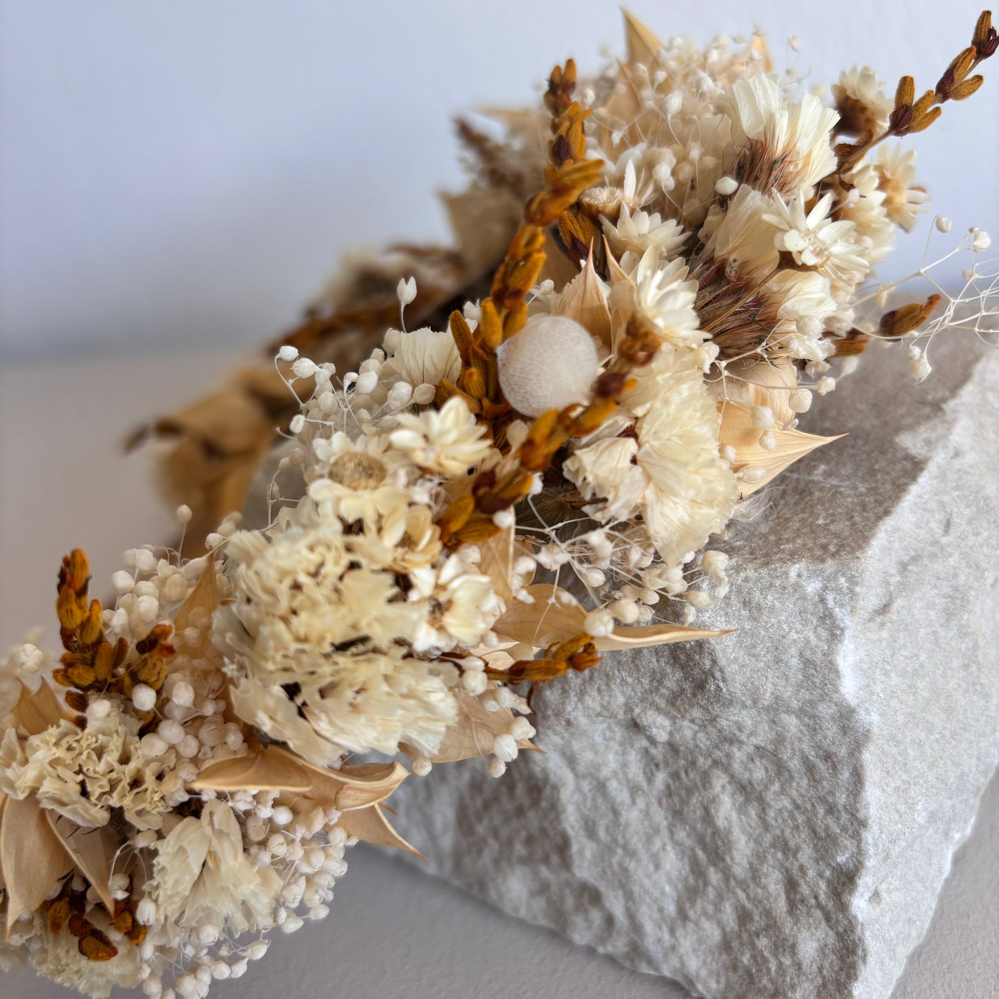 Wunderschöner Haarreif aus Trockenblumen apricot Lavendel - Outlet