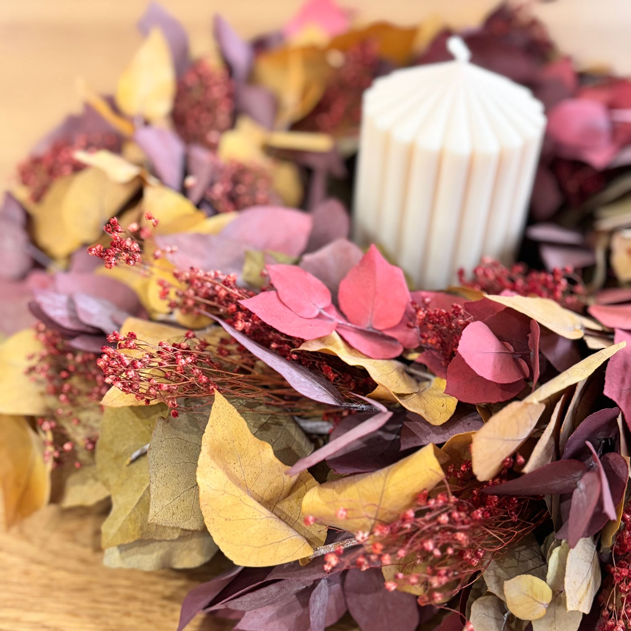Advent wreath dried flowers “eucalyptus red”