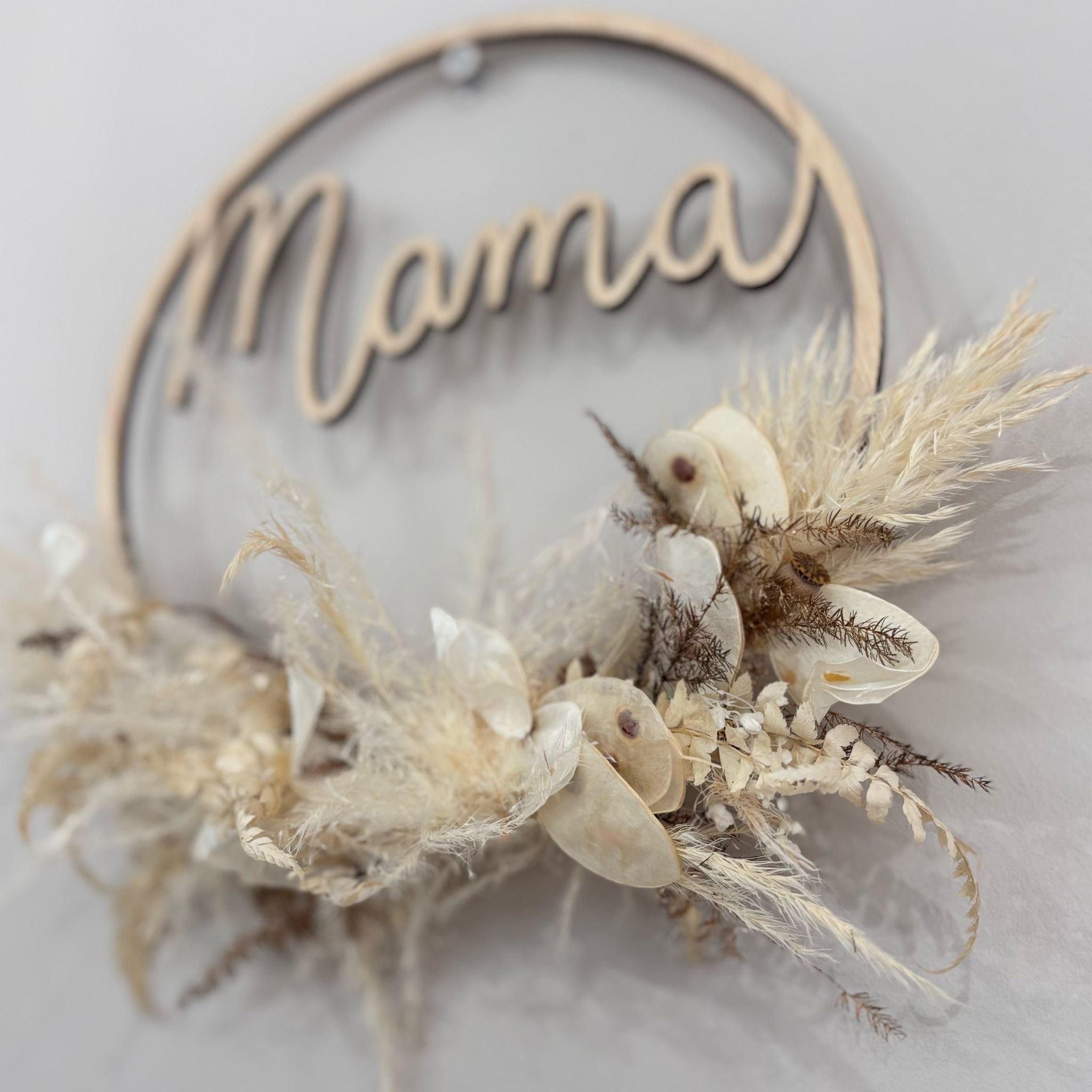 Eulenschnitt Holzkranz "Mama" - das Geschenk zum Muttertag Outlet - Lykke&You GmbH