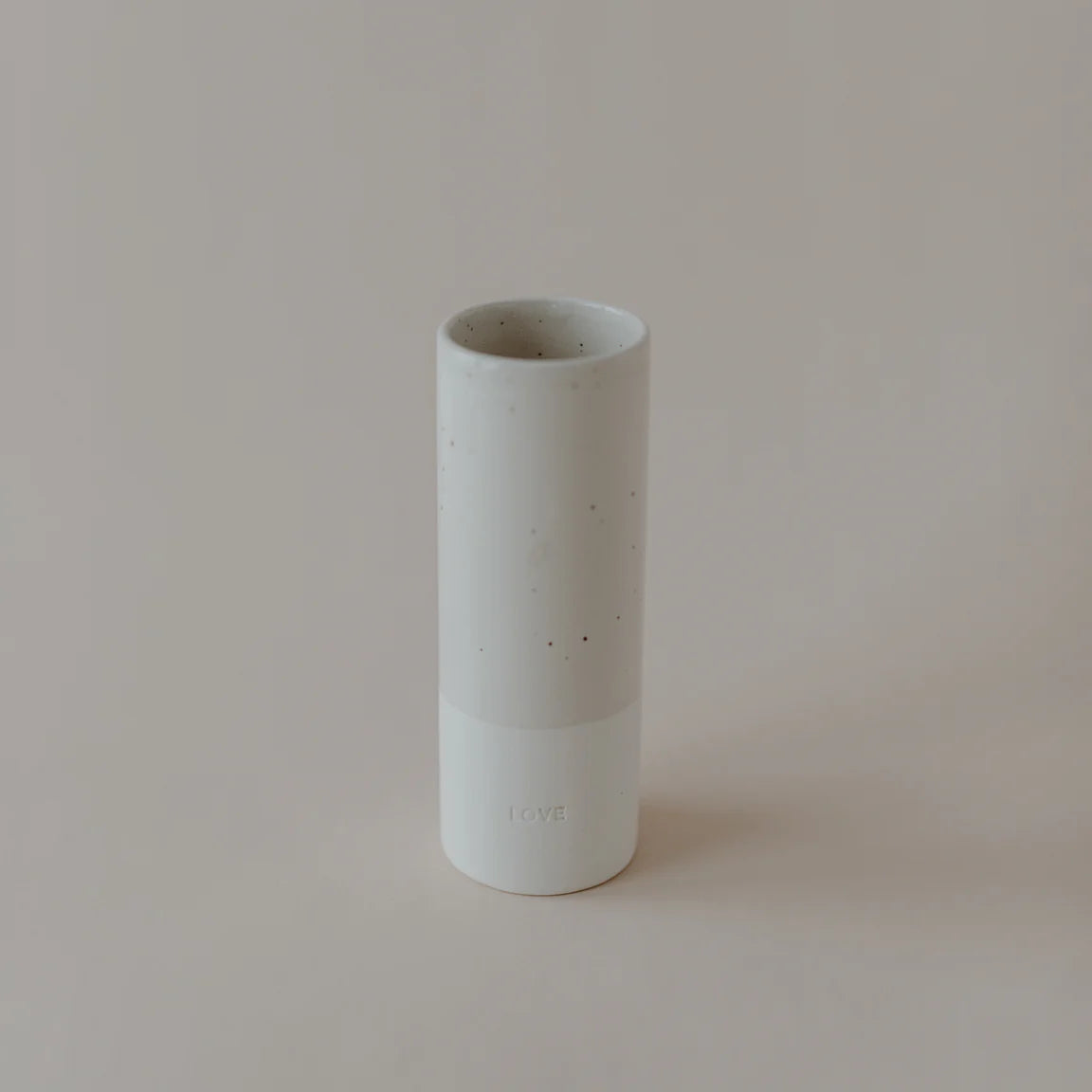 Eulenschnitt Steingut-Vase in "love" weiß - Lykke&You GmbH