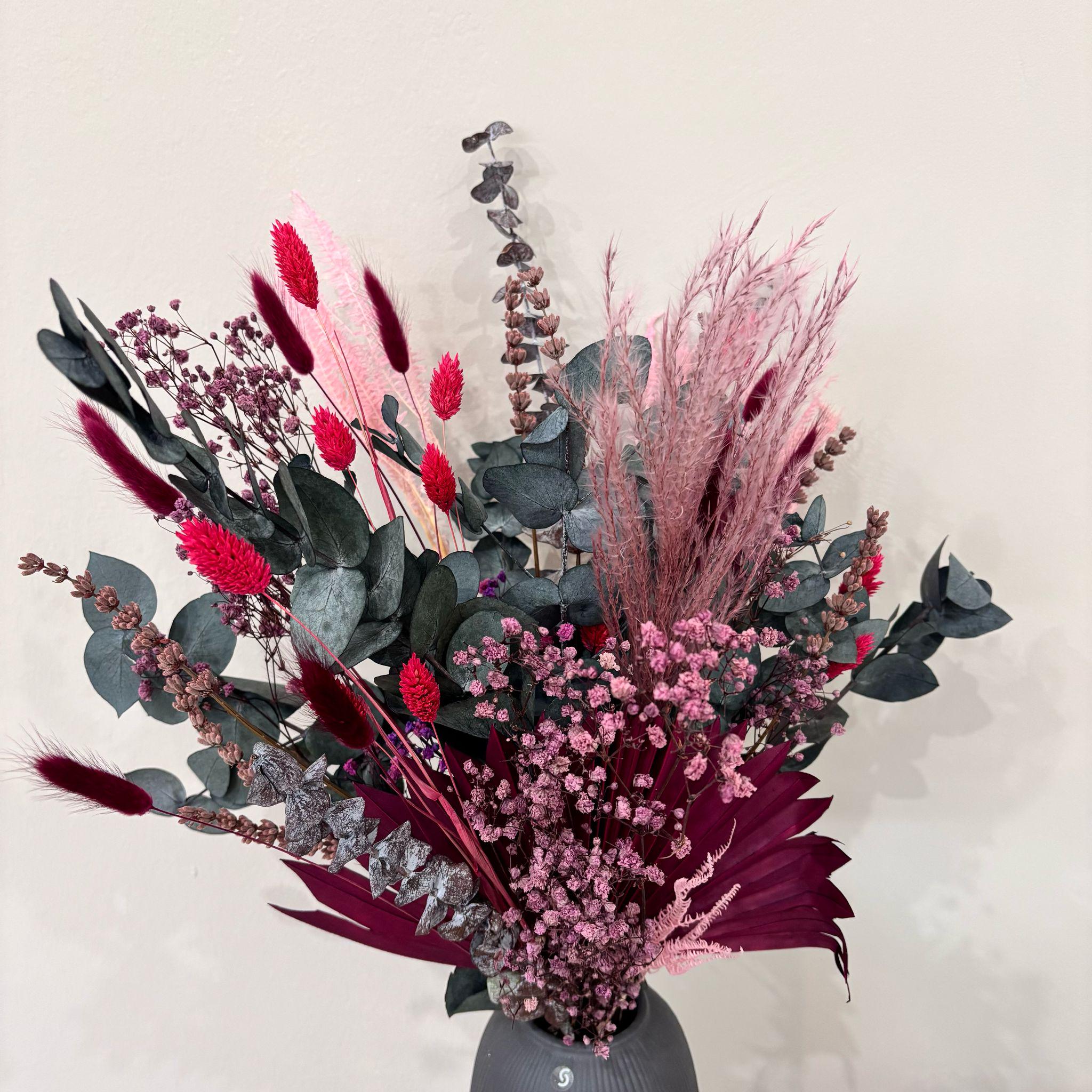 Touch of Berry: Zeitlose Eleganz in Beerentönen - Trockenblumenstrauß fürs ganze Jahr - Lykke&You GmbH