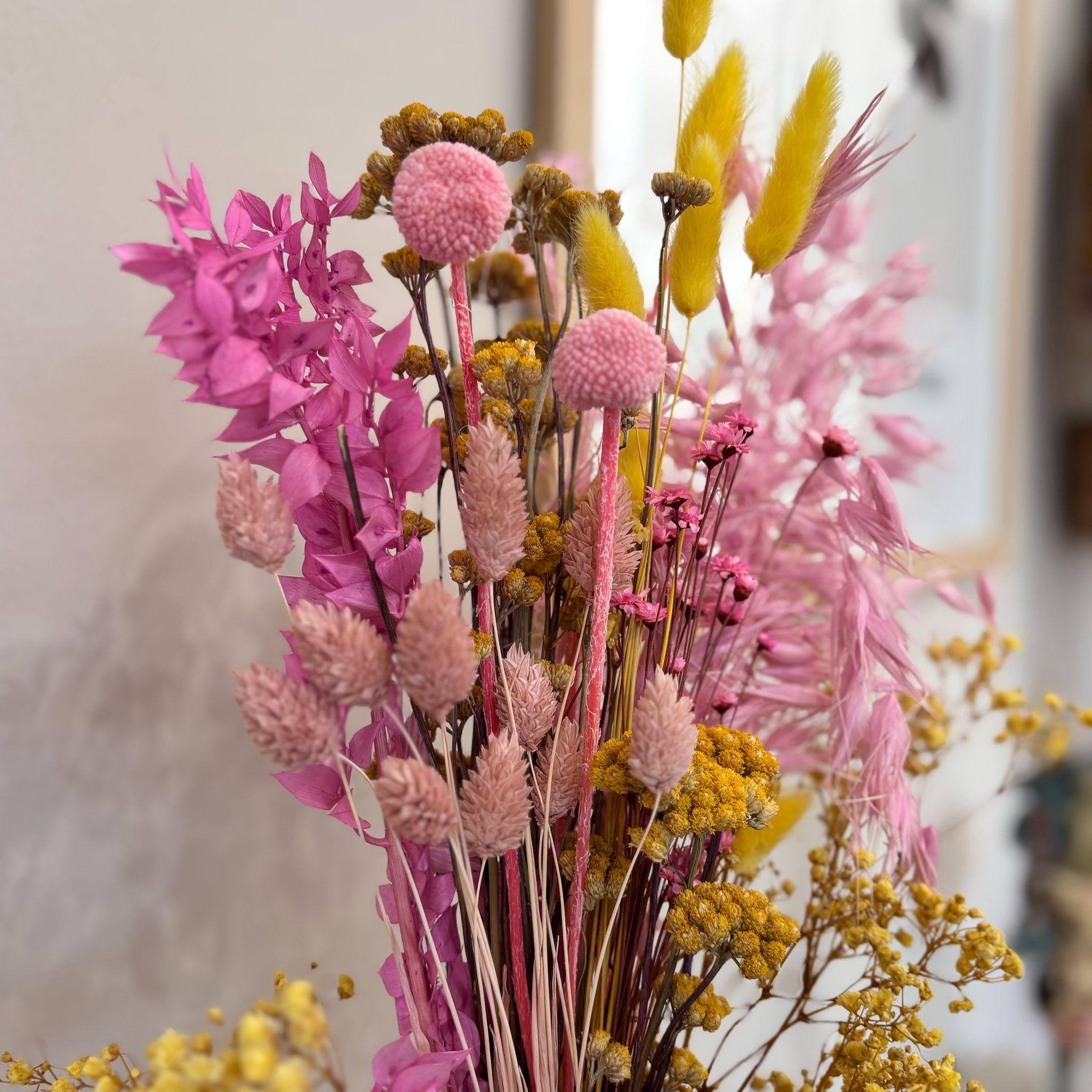 Yellow Candy: Trockenblumenstrauß in leuchtenden Farben - Lykke&You GmbH