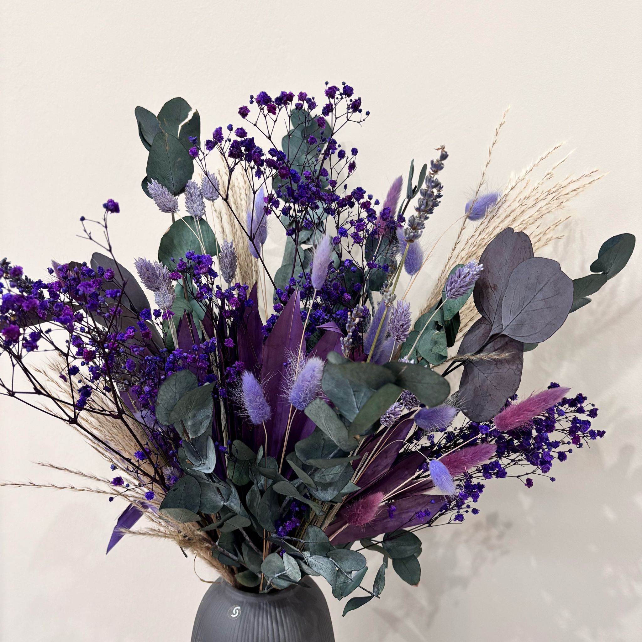 Touch of Violett: Zeitlose Eleganz in Lilatönen - Trockenblumenstrauß fürs ganze Jahr - Lykke&You GmbH