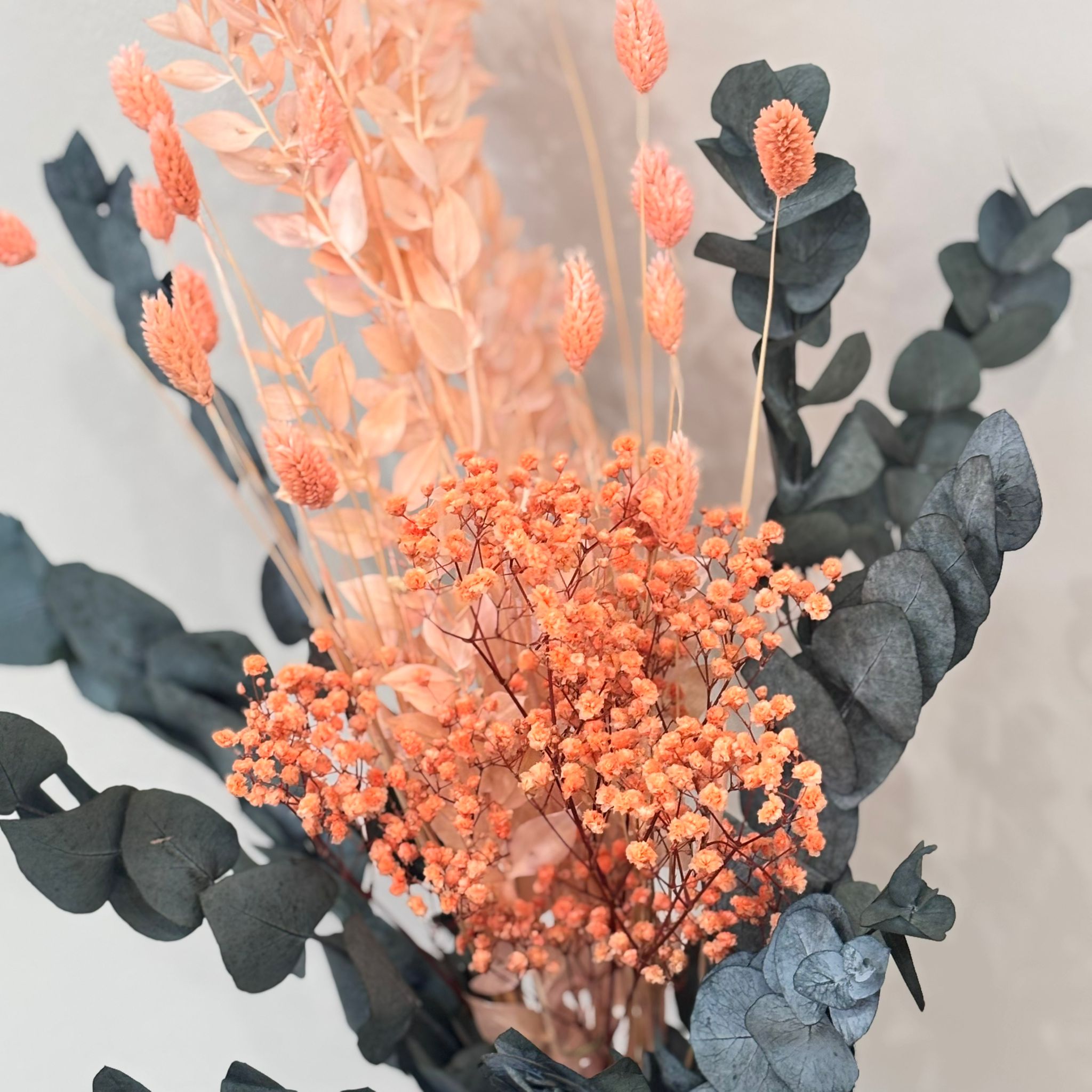 Faszinierendes Flair: Der Trockenblumenstrauß Flamazing apricot - Lykke&You GmbH