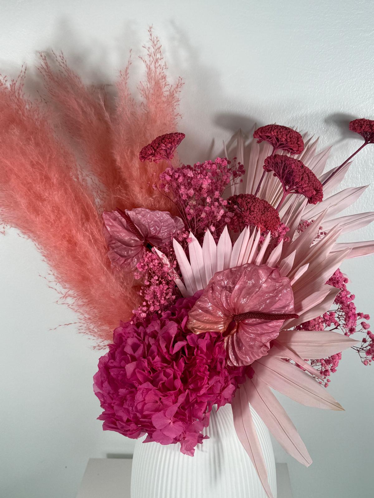 Pretty Pink: Ein Statement-Strauß in kräftigen Farben - Lykke&You GmbH