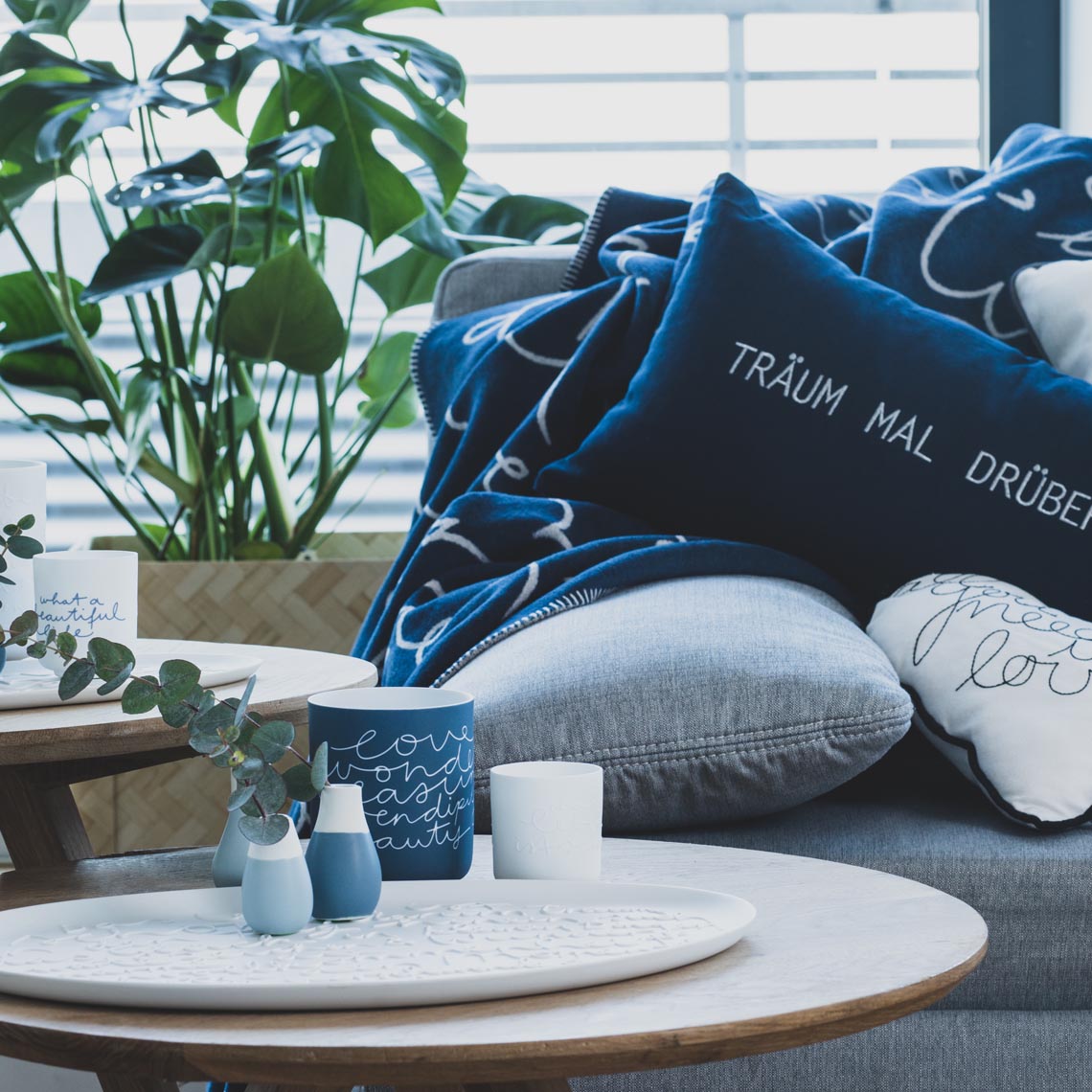 RÄDER Tiny four: Set aus 4 Pastellvasen | blau - Lykke&You GmbH