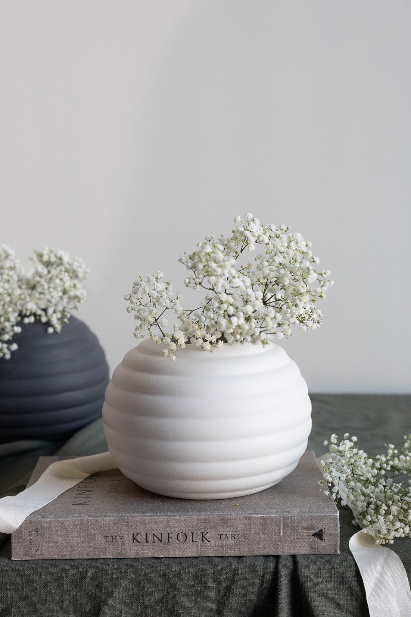 Vase Runvik - runde Form mit geschwungenen Linien - Lykke&You GmbH