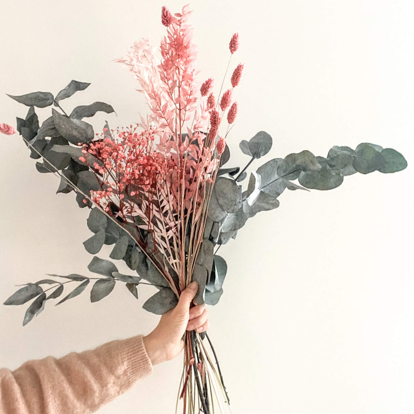 Trockenblumenstrauß Flamazing mit Eukalyptus | 70 cm I Trockenblumen Mix rosa
