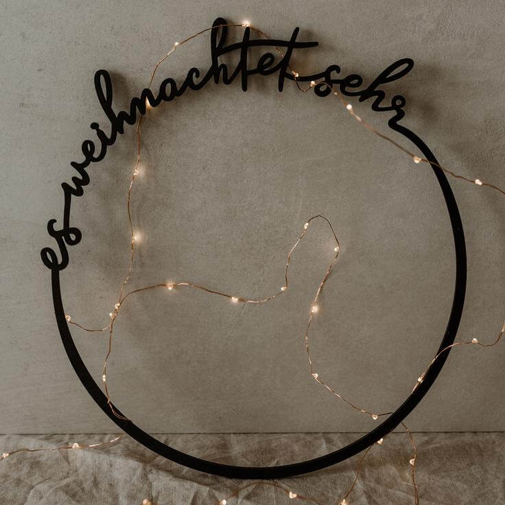 Eulenschnitt Holzkranz "es weihnachtet sehr" mit Trockenblumen | 31 cm - DIY