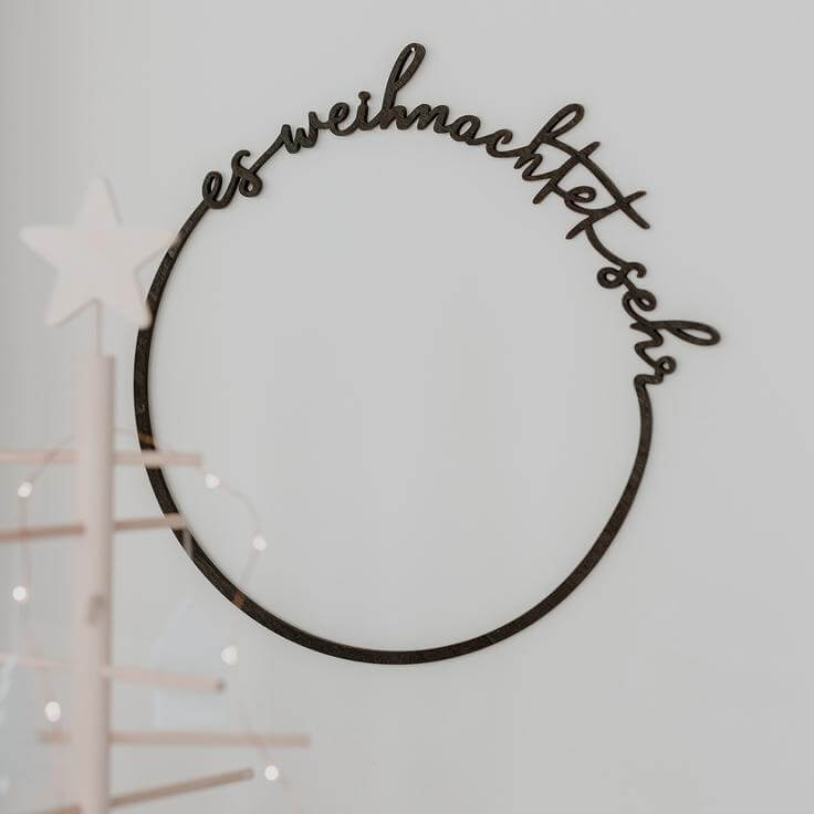 Eulenschnitt Holzkranz "es weihnachtet sehr" mit Trockenblumen | 31 cm - DIY