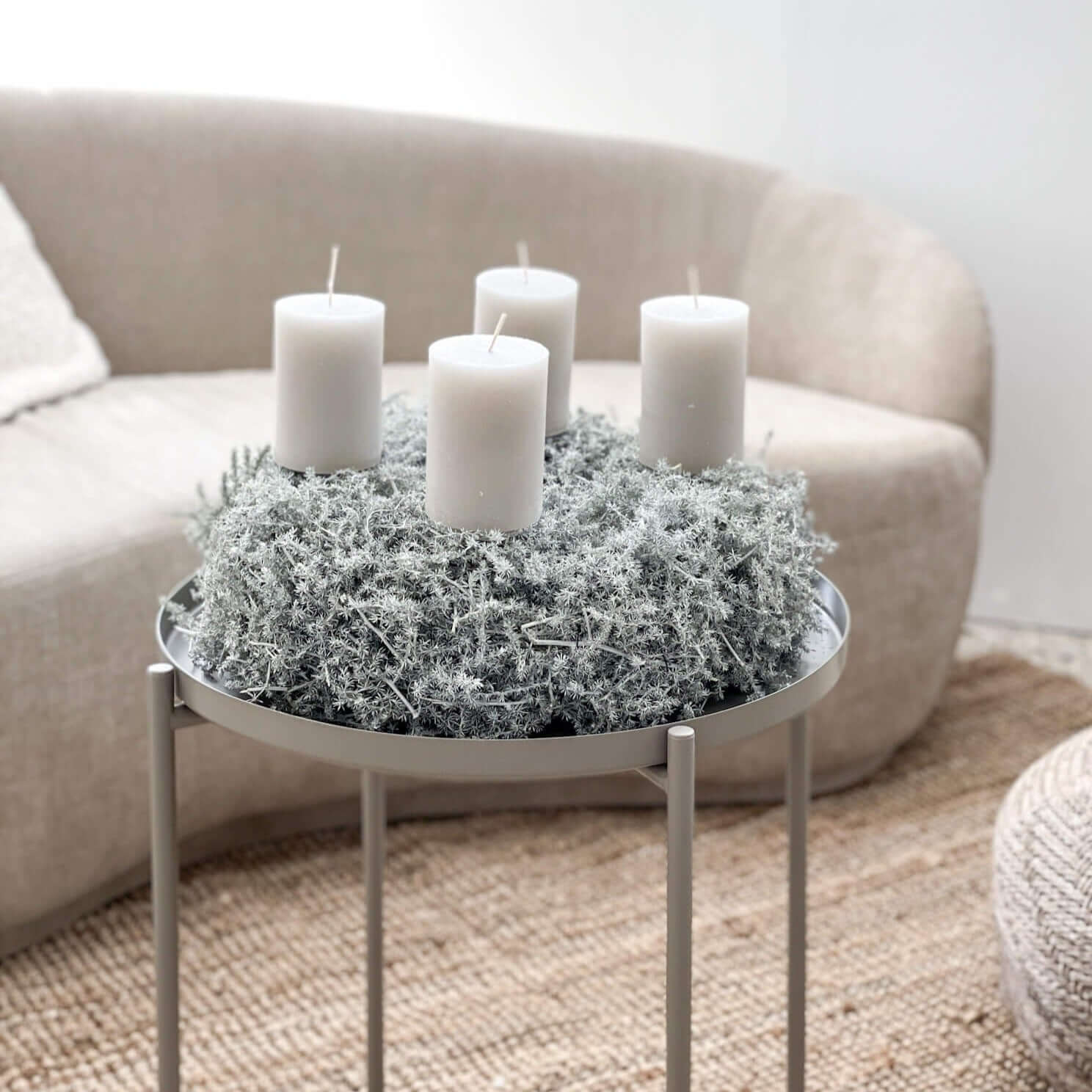 Adventskranz silber aus Trockenblumen; silber