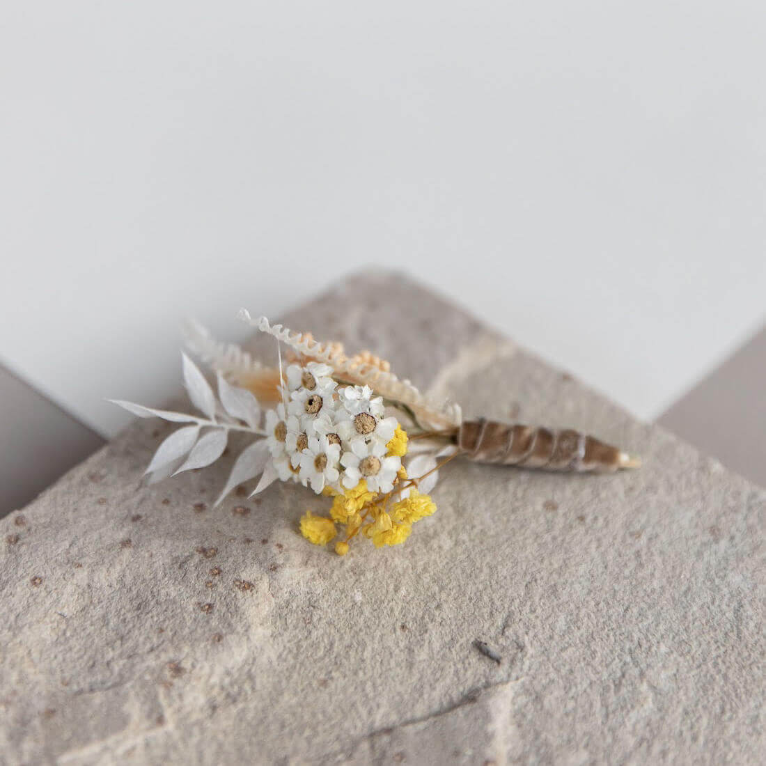 Anstecker Bräutigam I Trauzeuge I Trockenblumen Gänseblümchen - Lykke&You