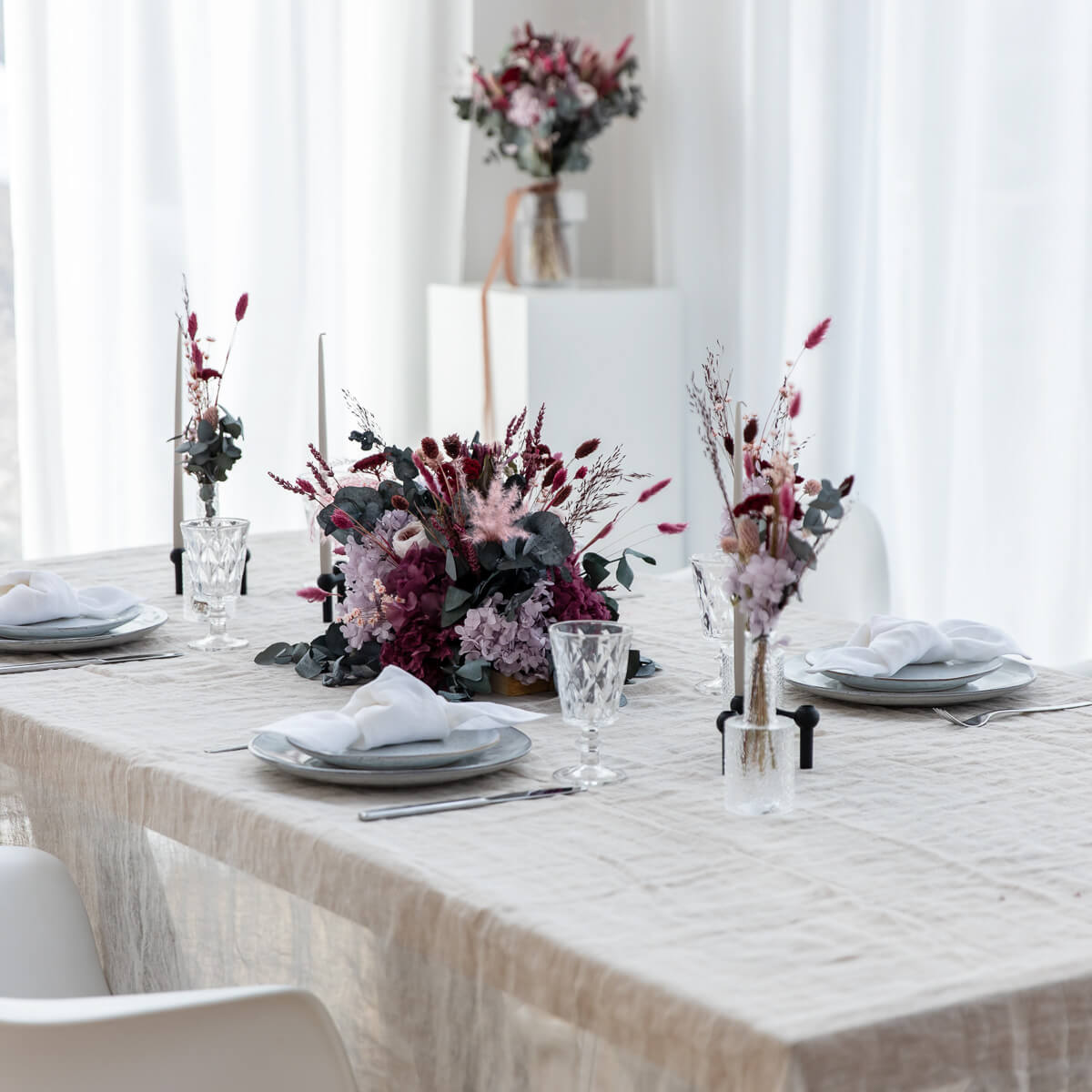 Trockenblumengesteck Berry: Elegante Blumen in beerigen Tönen - Lykke&You GmbH