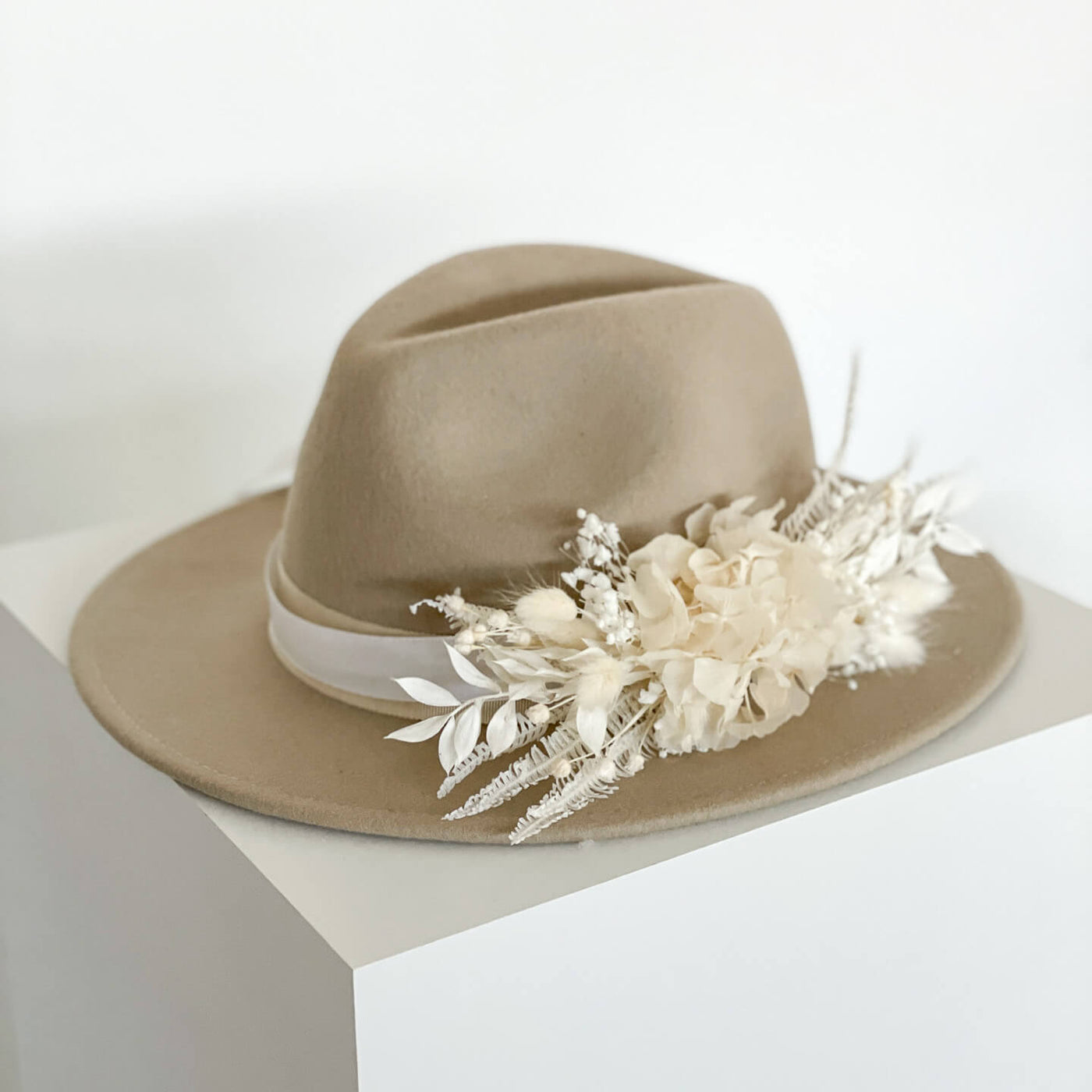 Hutband Trockenblume weiß 