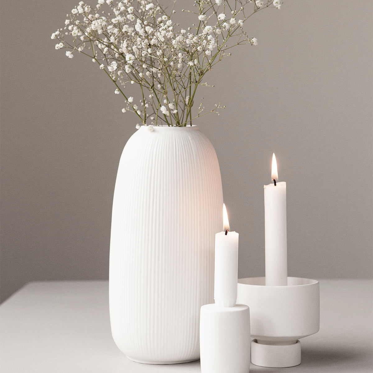 Åby Vase von Lykke und You mit konservierten Blumen als Dekoration