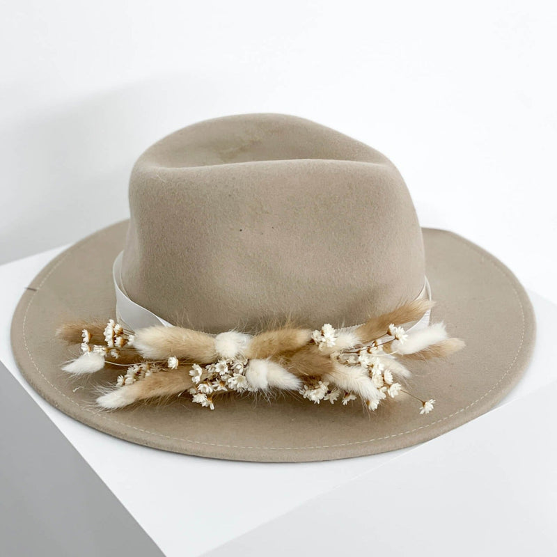 Hatband dried flowers