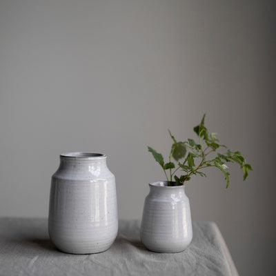 Vase Kippholmen - runde, gemütliche Vase mit schöner Haptik