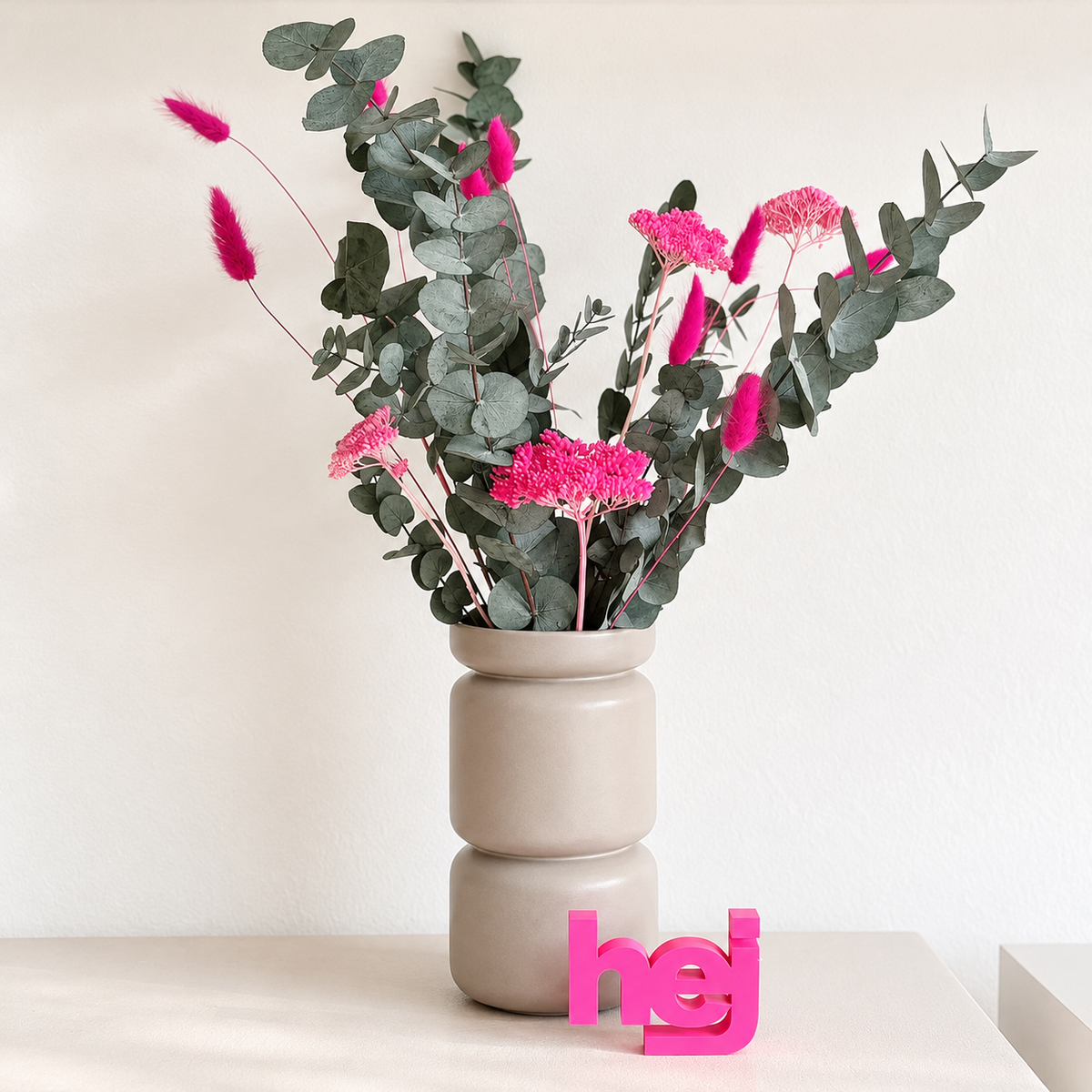 Pop of Neon: Eukalyptus pink