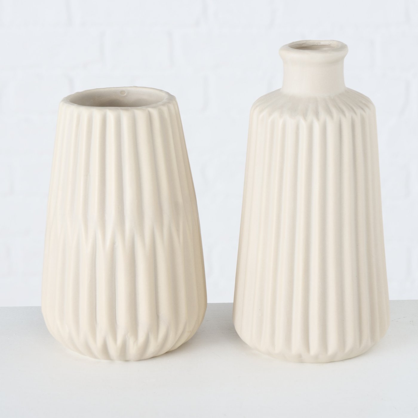 Schlichte Porzellanvase in beige – Zeitloses Design für jedes Ambiente