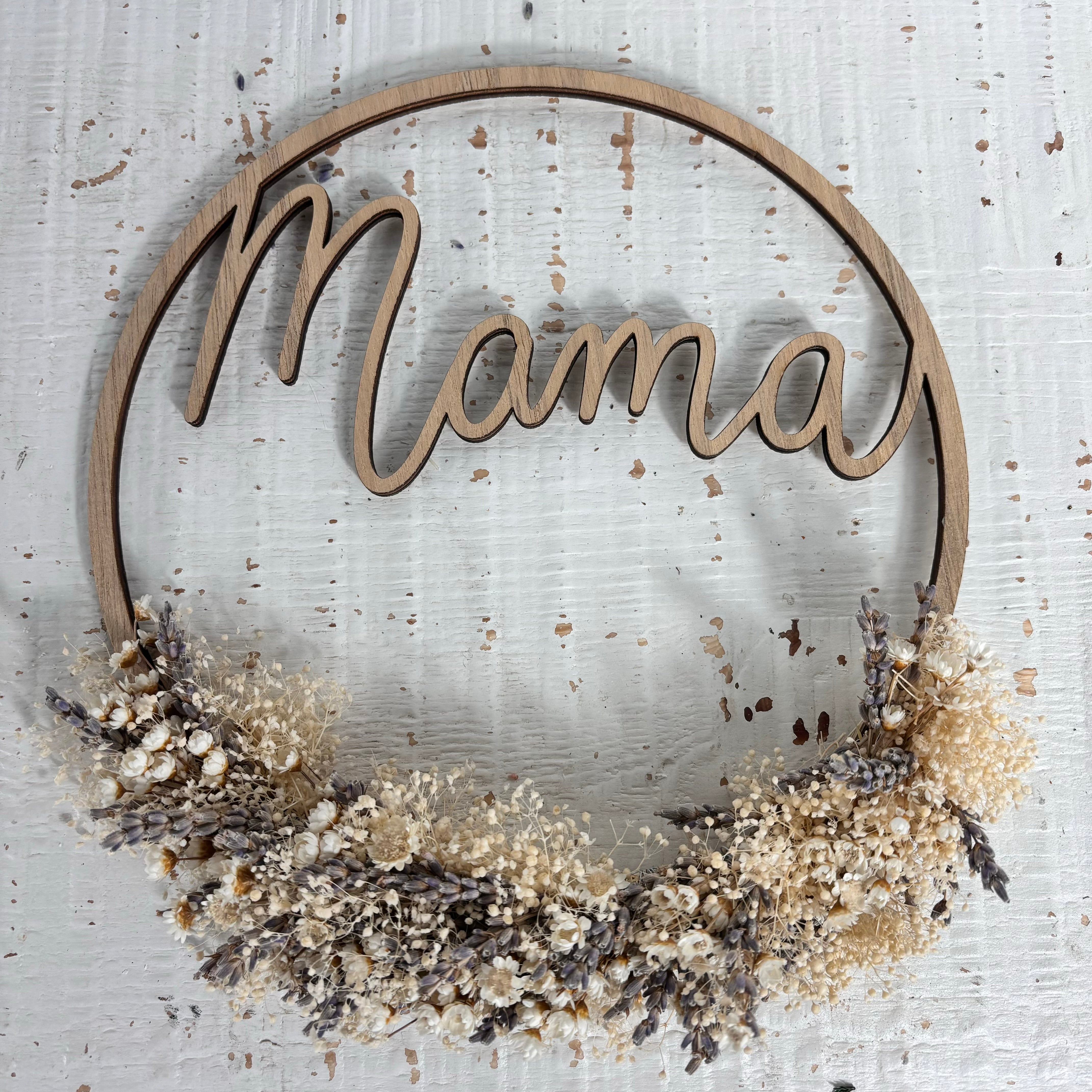 Eulenschnitt wooden wreath "Mama" lavender / Outlet