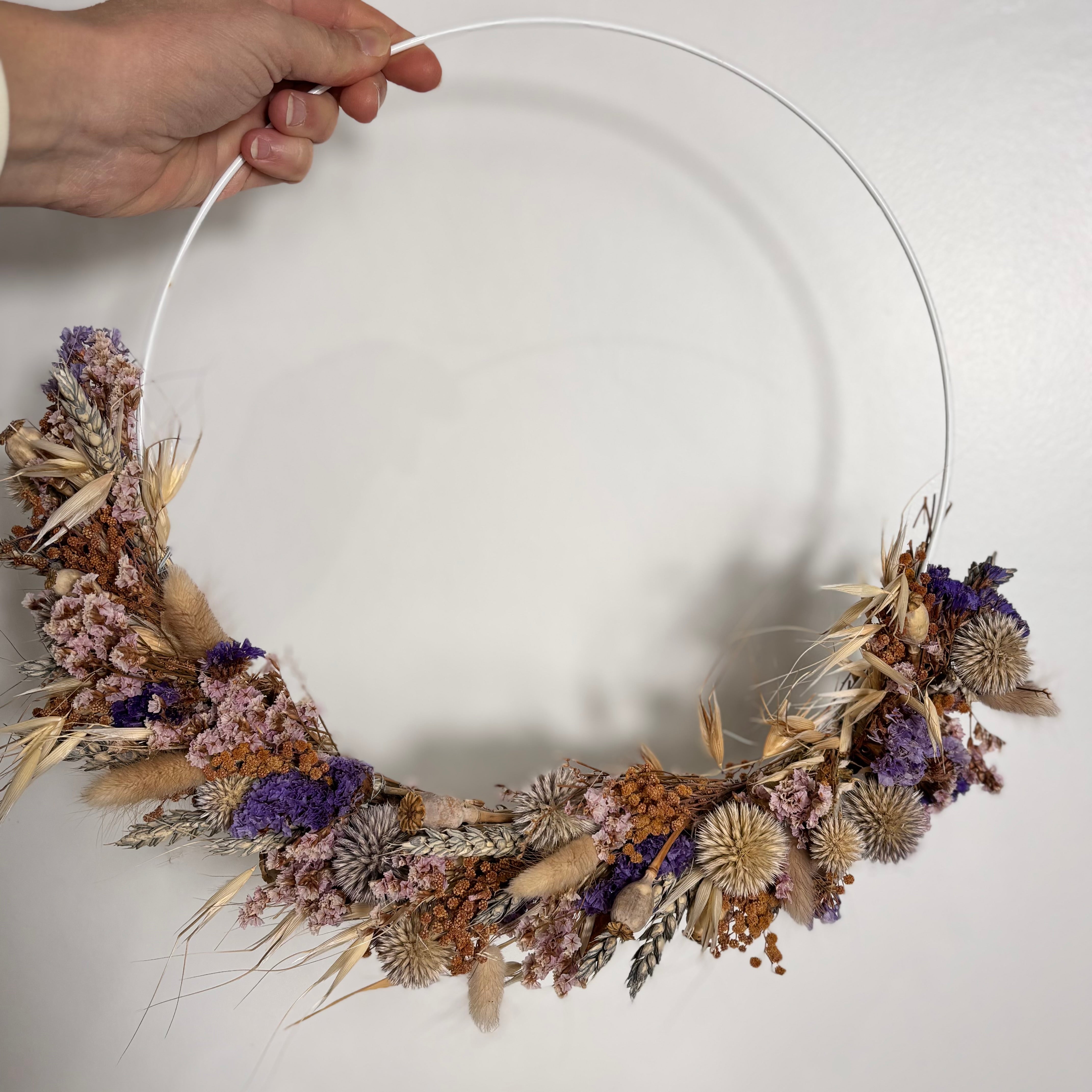 Dried flower wreath in soft natural colors - Outlet