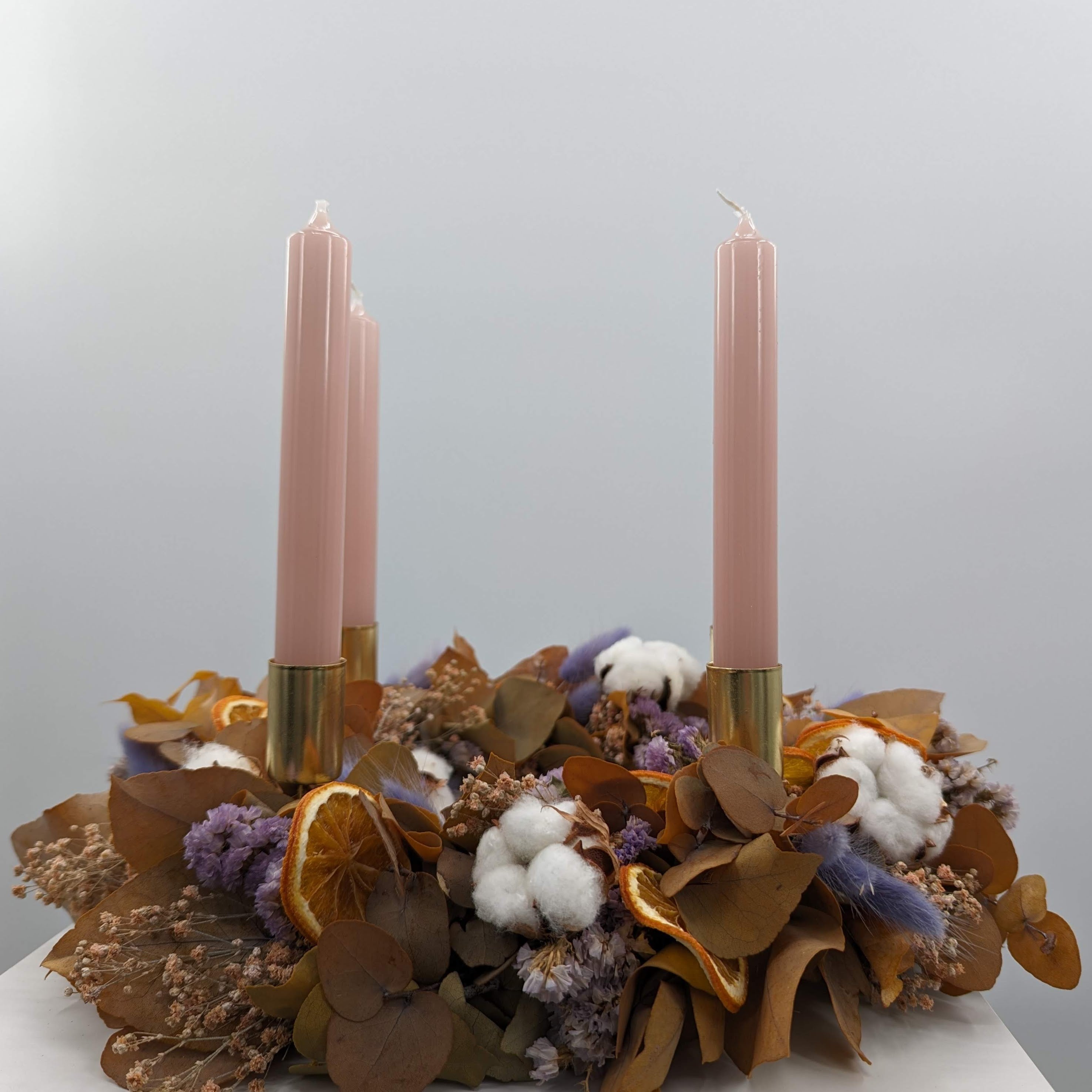 Autumnal magic: your dried flower Advent wreath in brown-purple