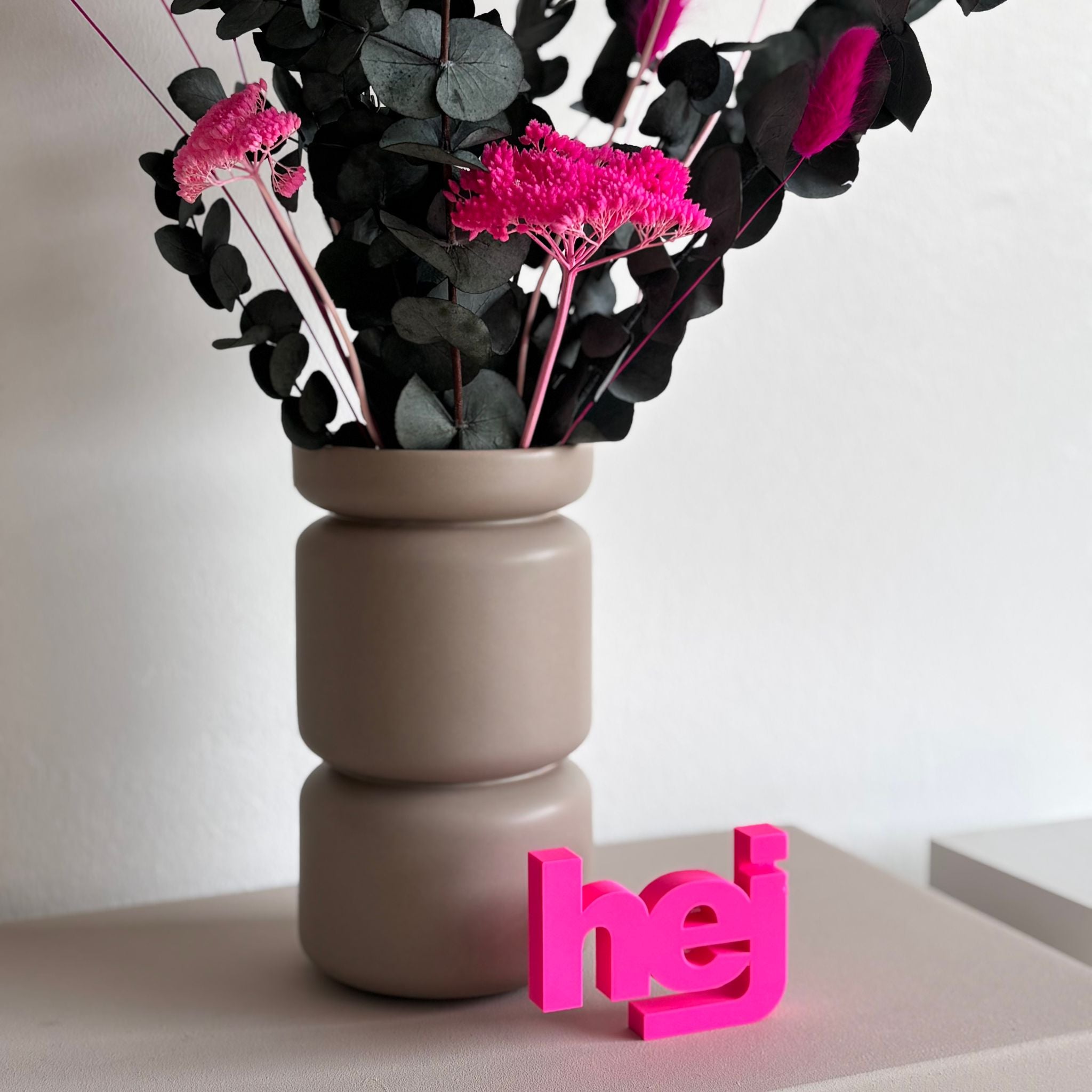 Pop of Neon: Eukalyptus pink