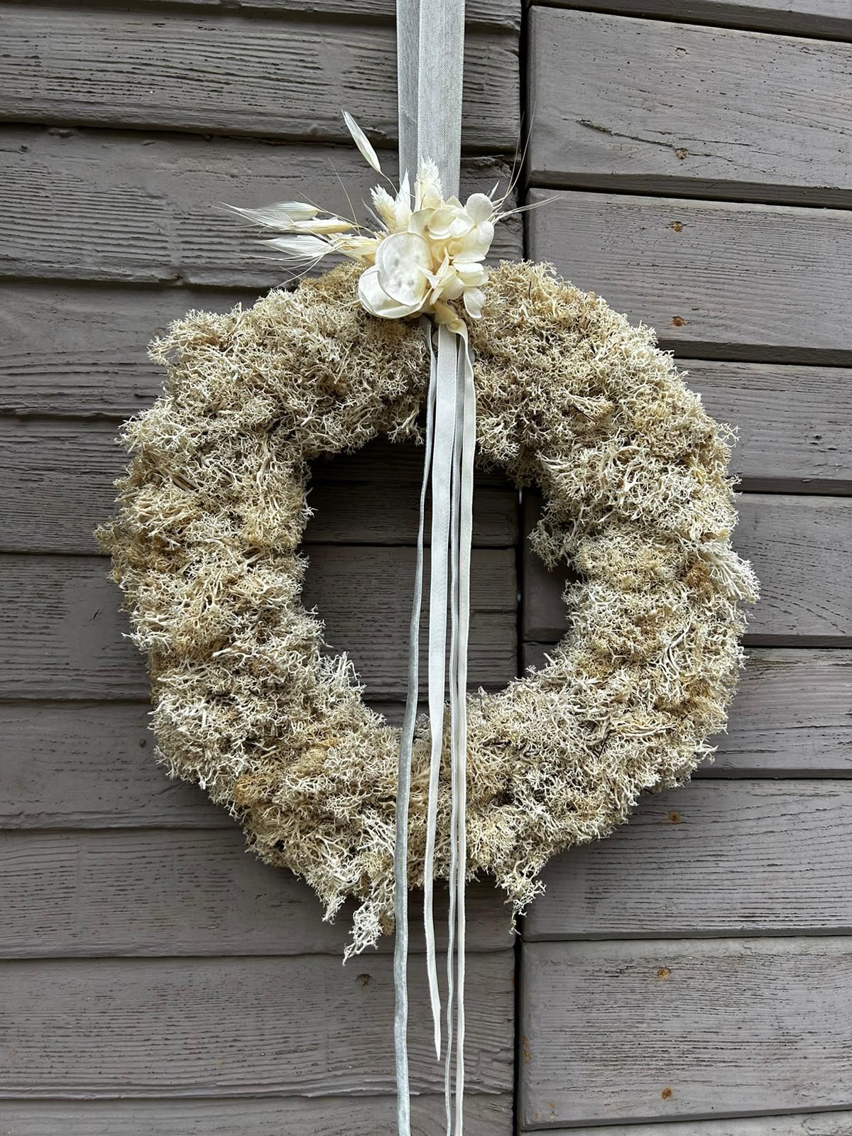 Reindeer Moss: Icelandic Reindeer Moss Wreath with Arrangement