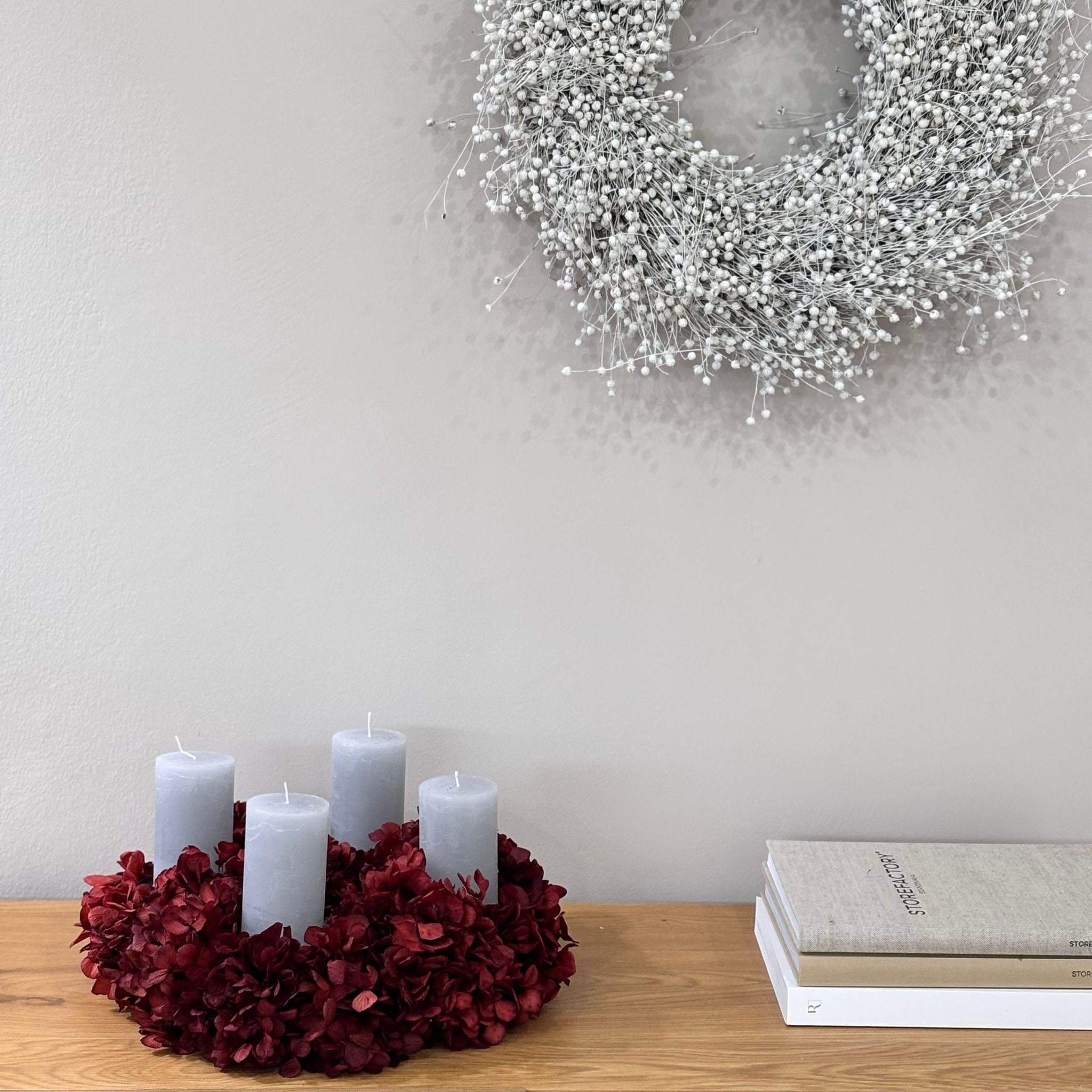 Hortensie all over: Puristischer Trockenblumenkranz Rot - Lykke&You GmbH