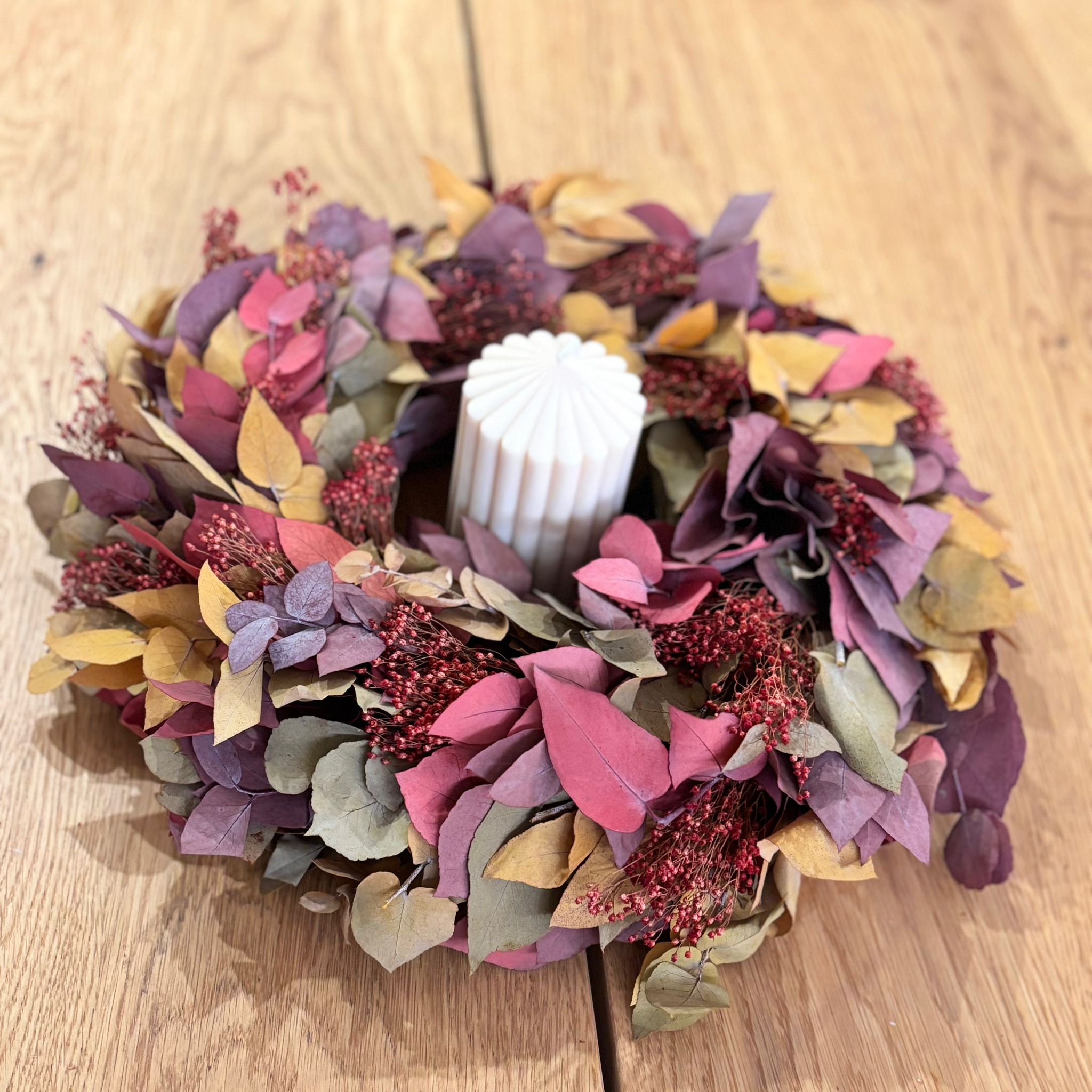 Advent wreath dried flowers “eucalyptus red”