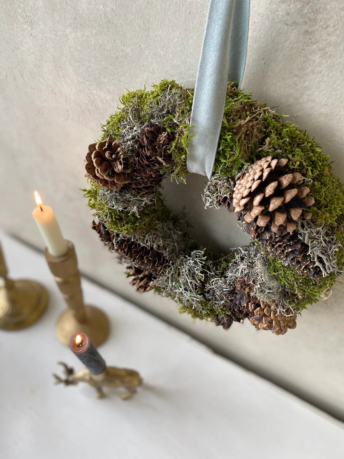 Waldruhe – Mooskranz mit Tannenzapfen