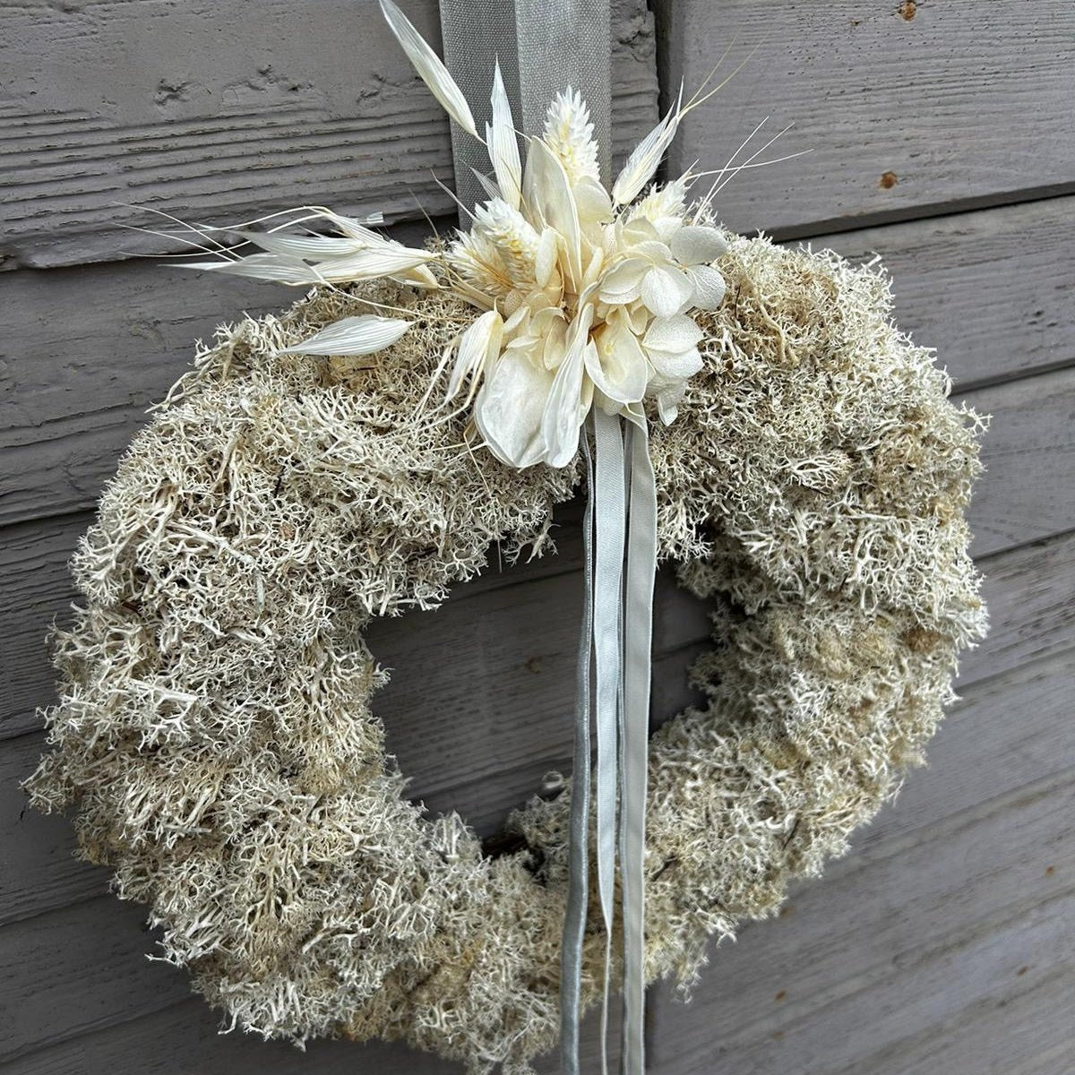 Reindeer Moss: Icelandic Reindeer Moss Wreath with Arrangement