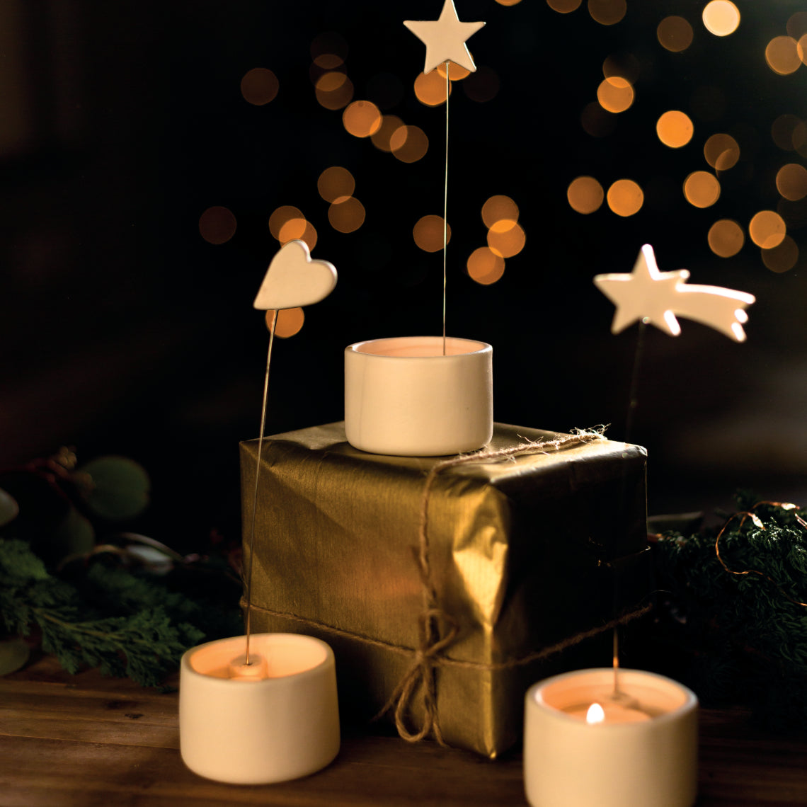 RÄDER tealight holder “Wishlight” star – magical atmosphere made of white porcelain