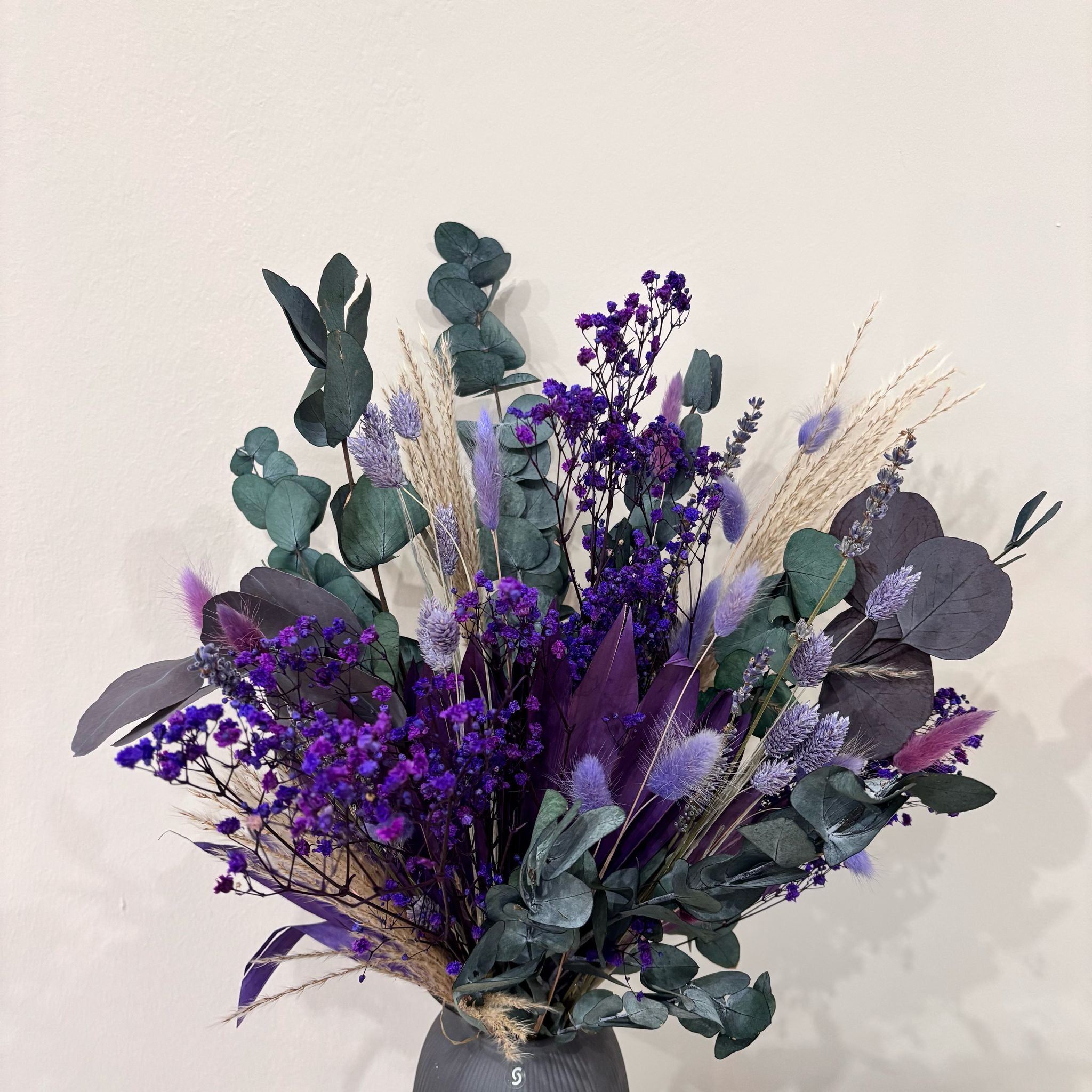 Touch of Violett: Zeitlose Eleganz in Lilatönen - Trockenblumenstrauß fürs ganze Jahr - Lykke&You GmbH