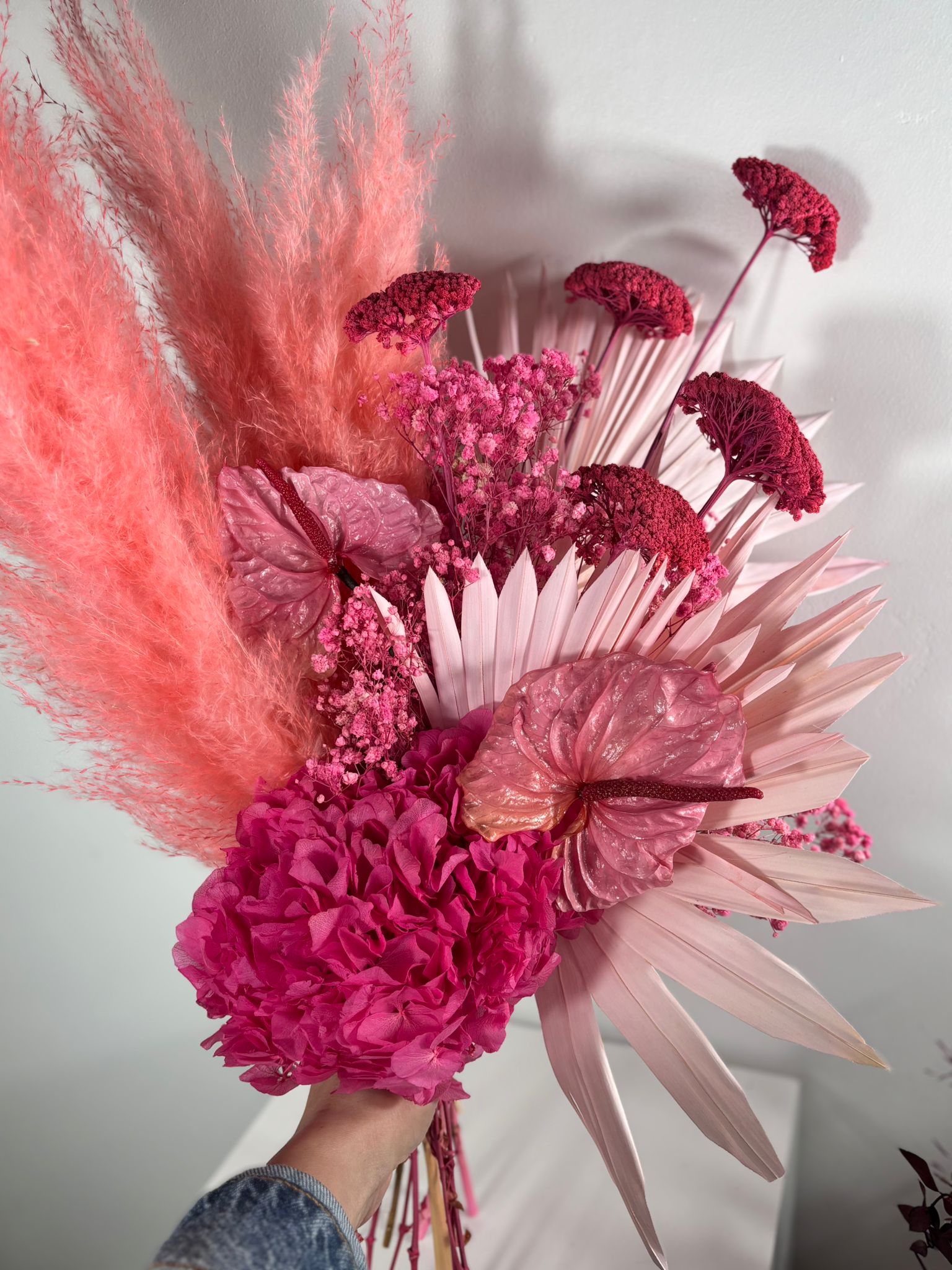 Pretty Pink: Ein Statement-Strauß in kräftigen Farben - Lykke&You GmbH