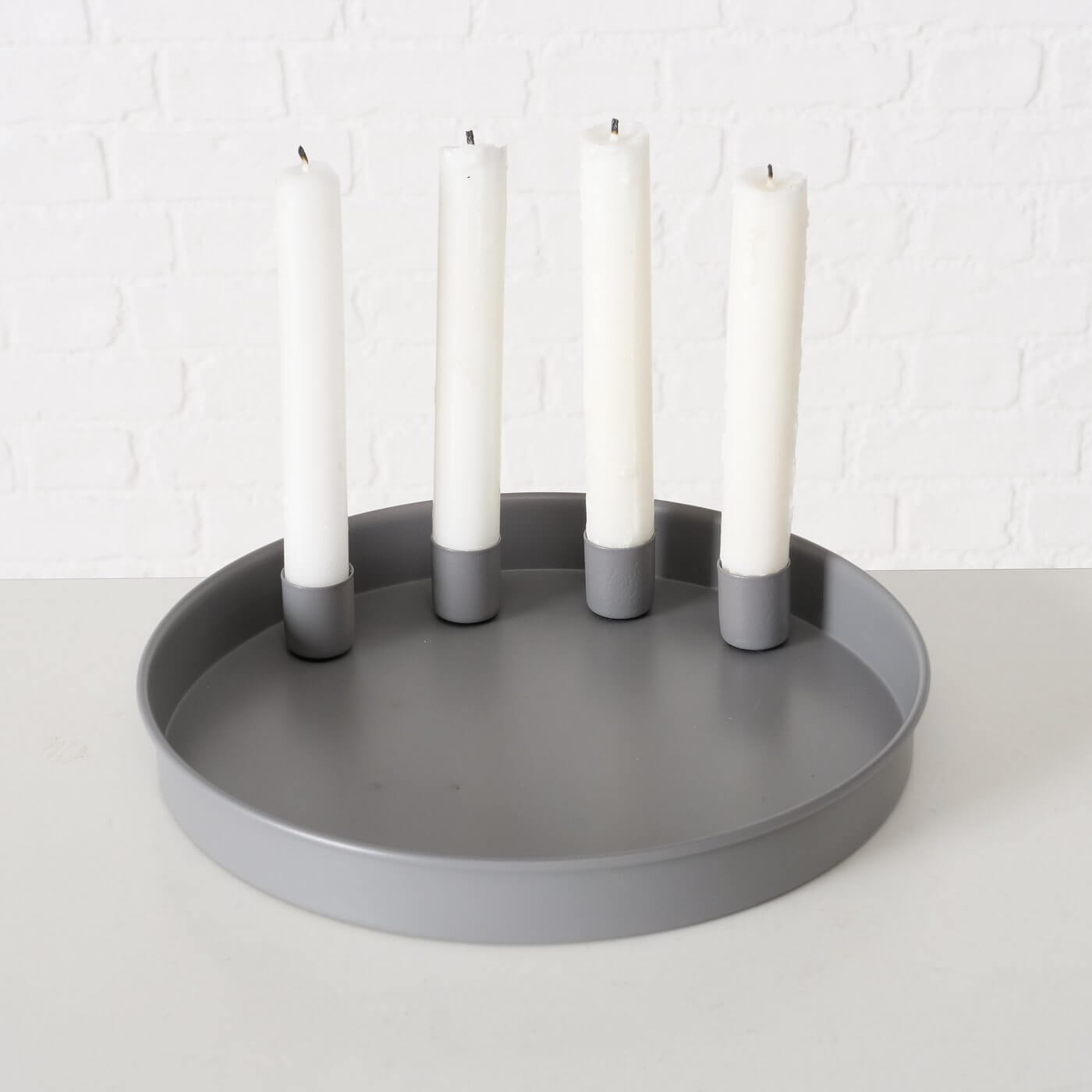 Rundes Metalltablett mit magnetischen Kerzenhaltern | 25 cm - Lykke&You GmbH