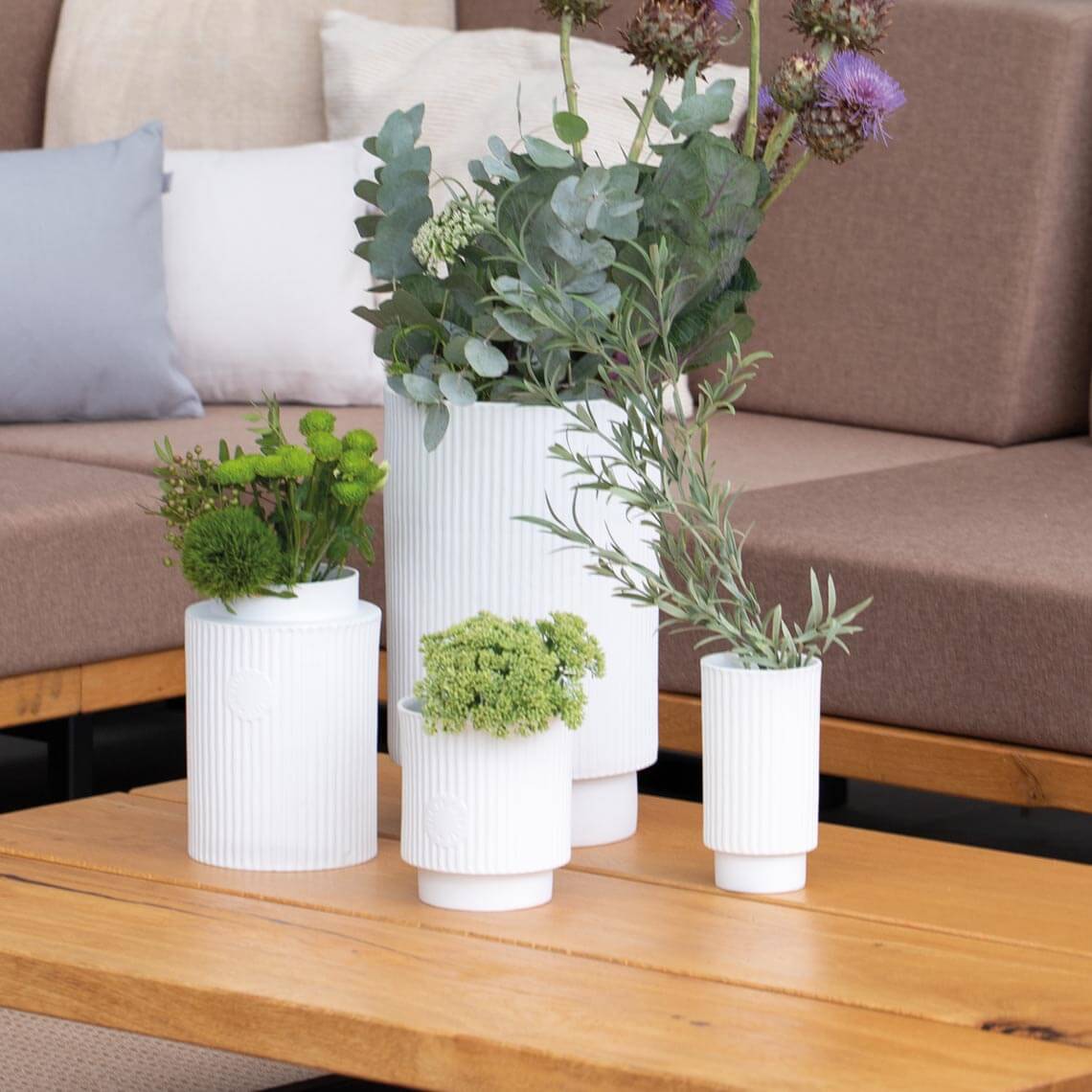 RÄDER vases with striped relief – The charmer for flower lovers