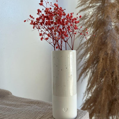 Charmante Steingut-Vase mit Herz | 5,5 cm x 15 cm & 19,5 cm | weiß