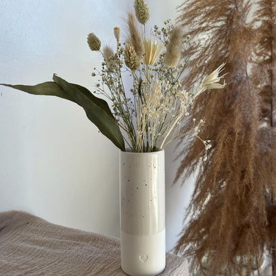 Charmante Steingut-Vase mit Herz | 5,5 cm x 15 cm & 19,5 cm | weiß