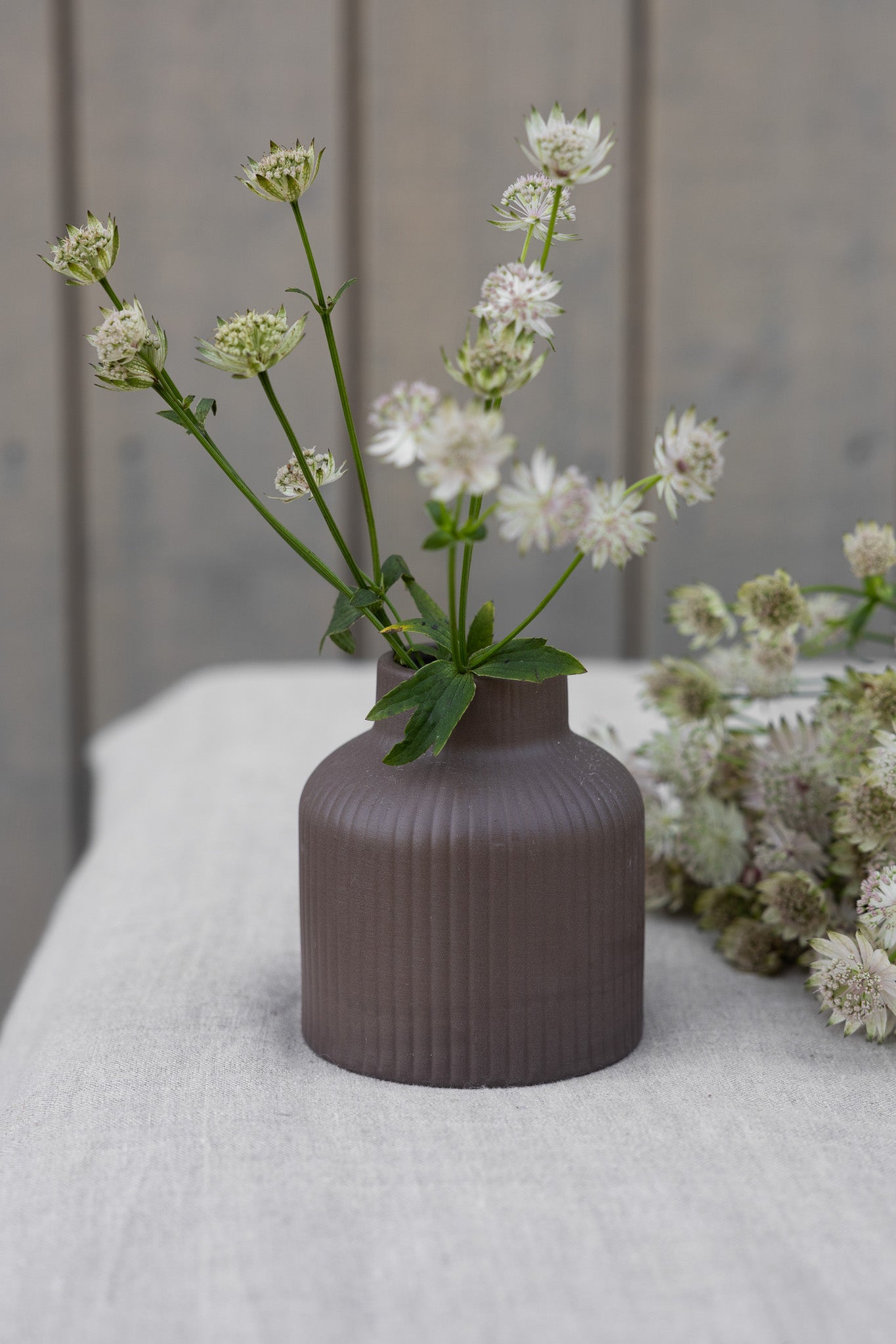 Lillhagen - matte Keramikvase mit starkem Auftritt - Lykke&You GmbH