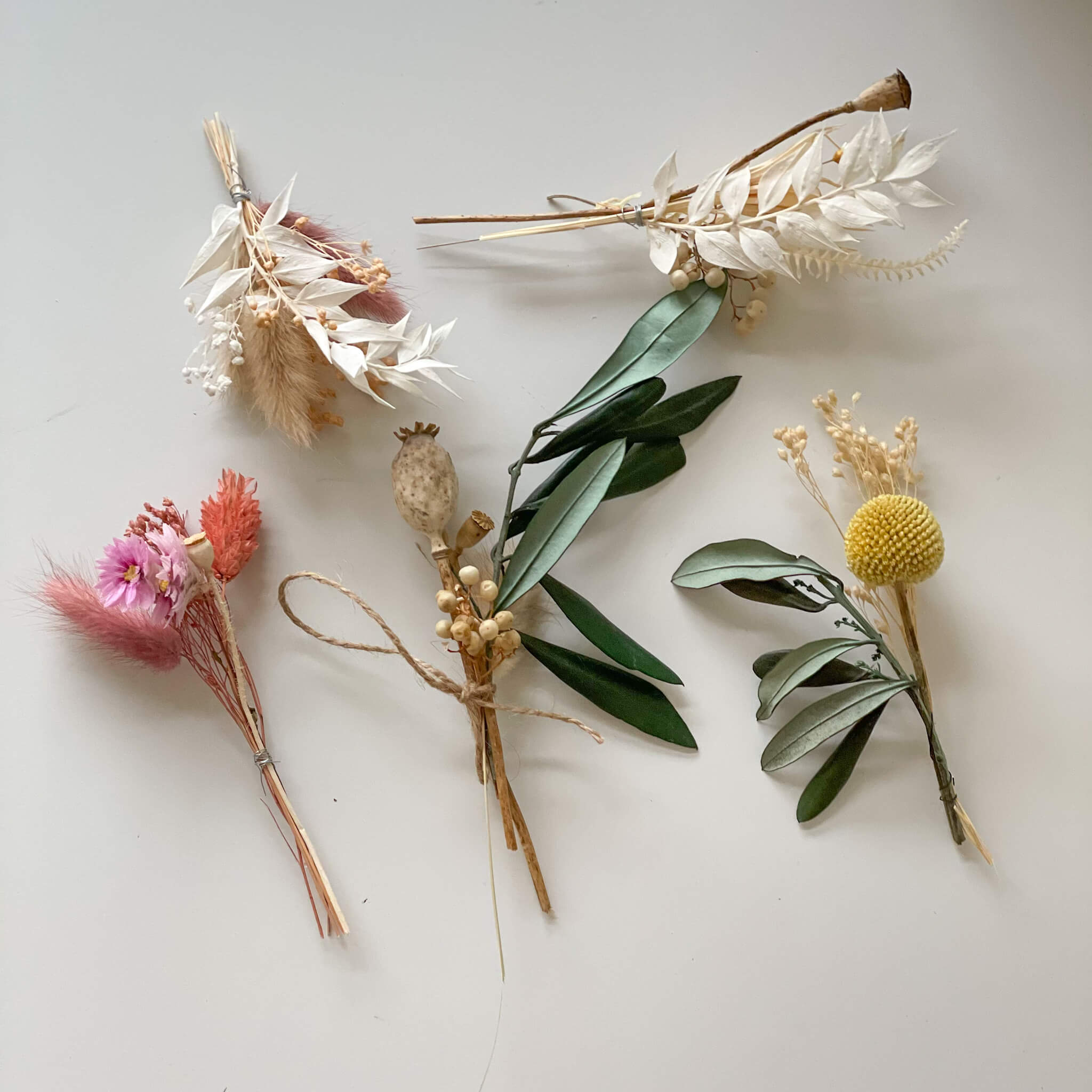 Dried flowers gift topper