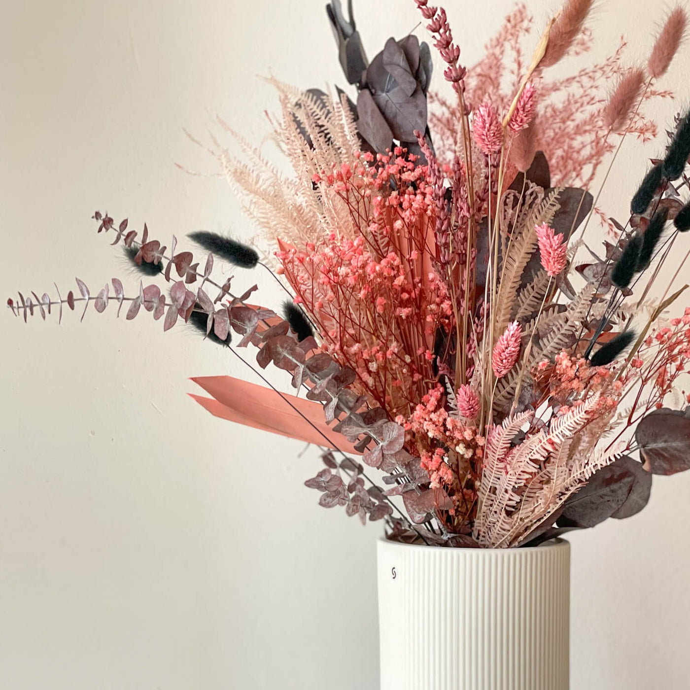 Touch of Pink: Zeitlose Eleganz in Rosatönen - Trockenblumenstrauß fürs ganze Jahr