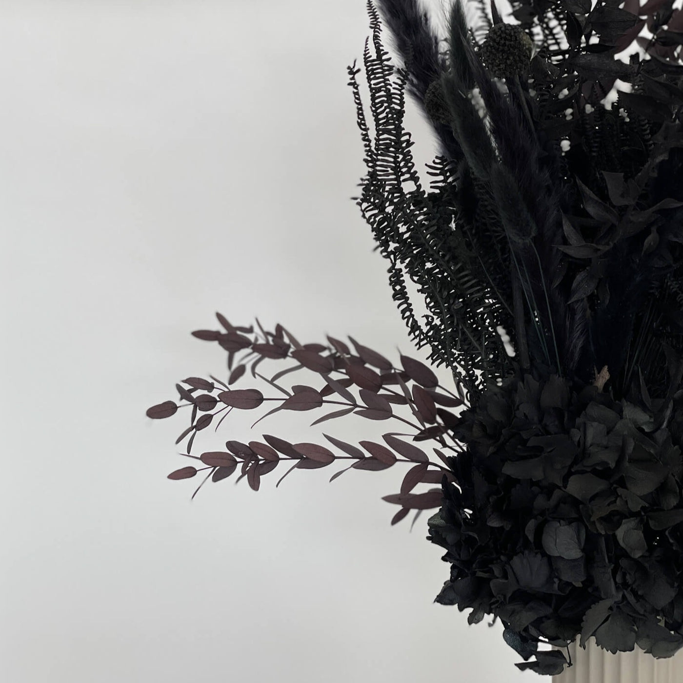 Brautstrauß schwarz Trockenblumen mit schwarzen Pampasgras