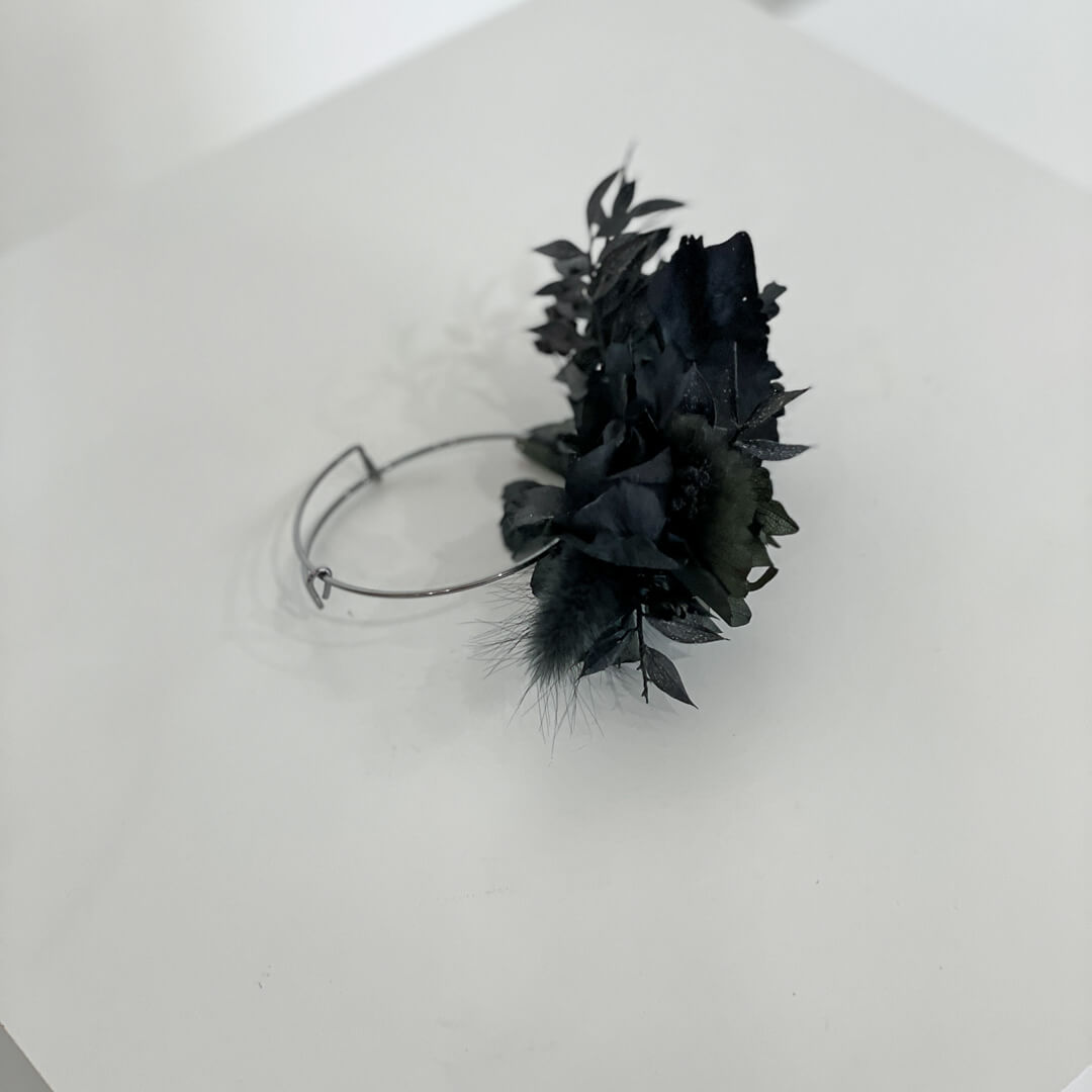 Armband Trockenblumen schwarz metall
