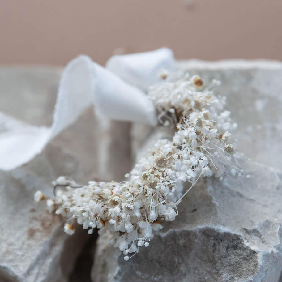 Bracelet dried flowers white